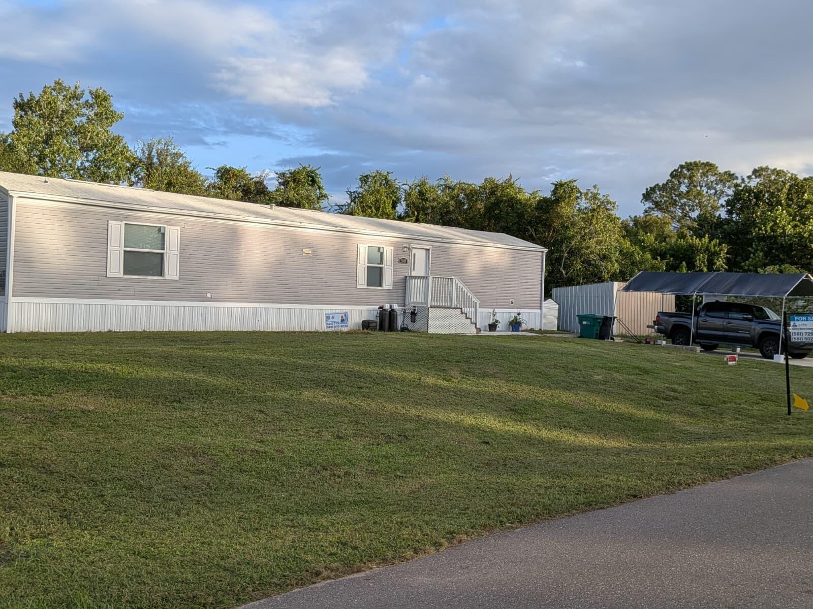 Photo 0 of home located at 5945 SE 95th Trail Trail, Okeechobee FL