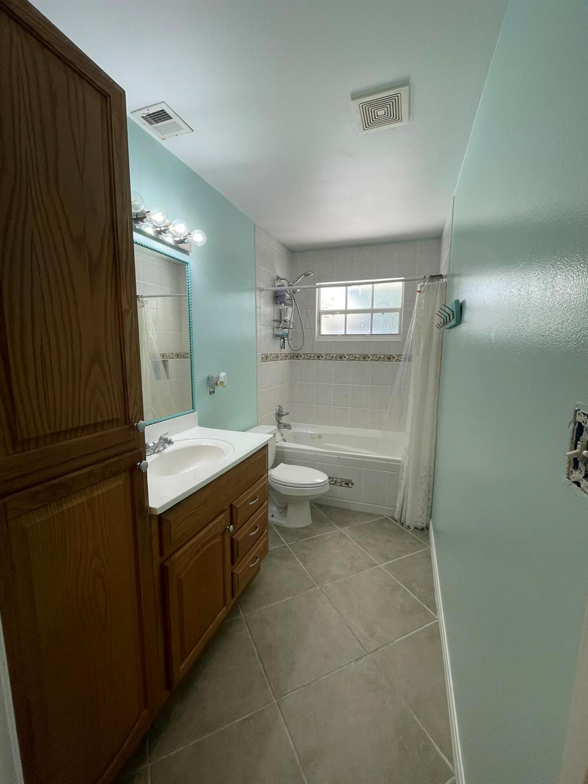 Photo 11 of home located at 13616 Orange Grove Boulevard, The Acreage FL