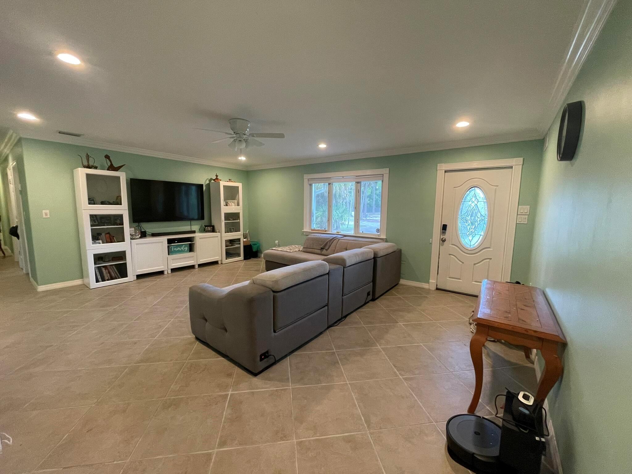 Photo 14 of home located at 13616 Orange Grove Boulevard, The Acreage FL