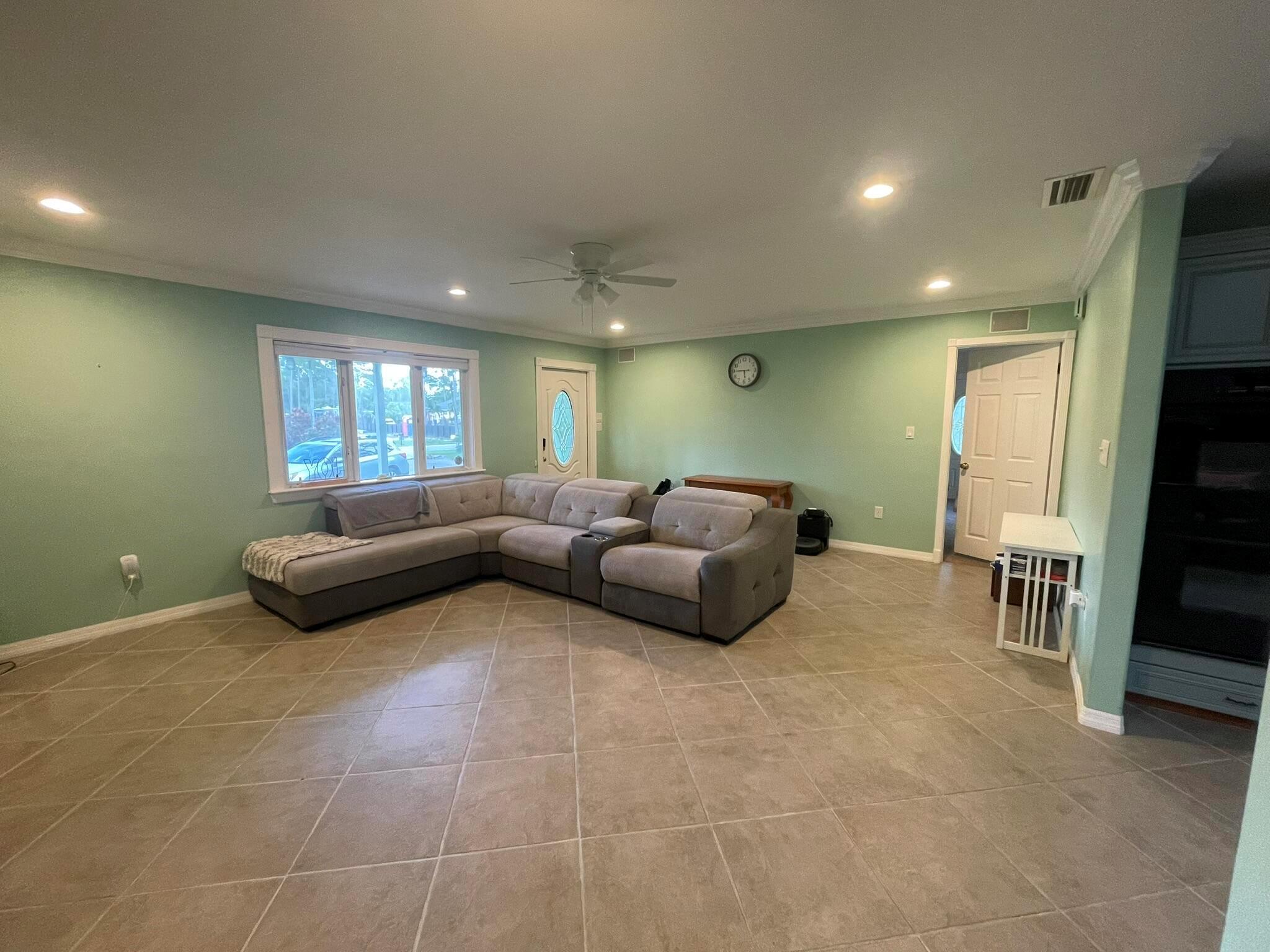 Photo 15 of home located at 13616 Orange Grove Boulevard, The Acreage FL