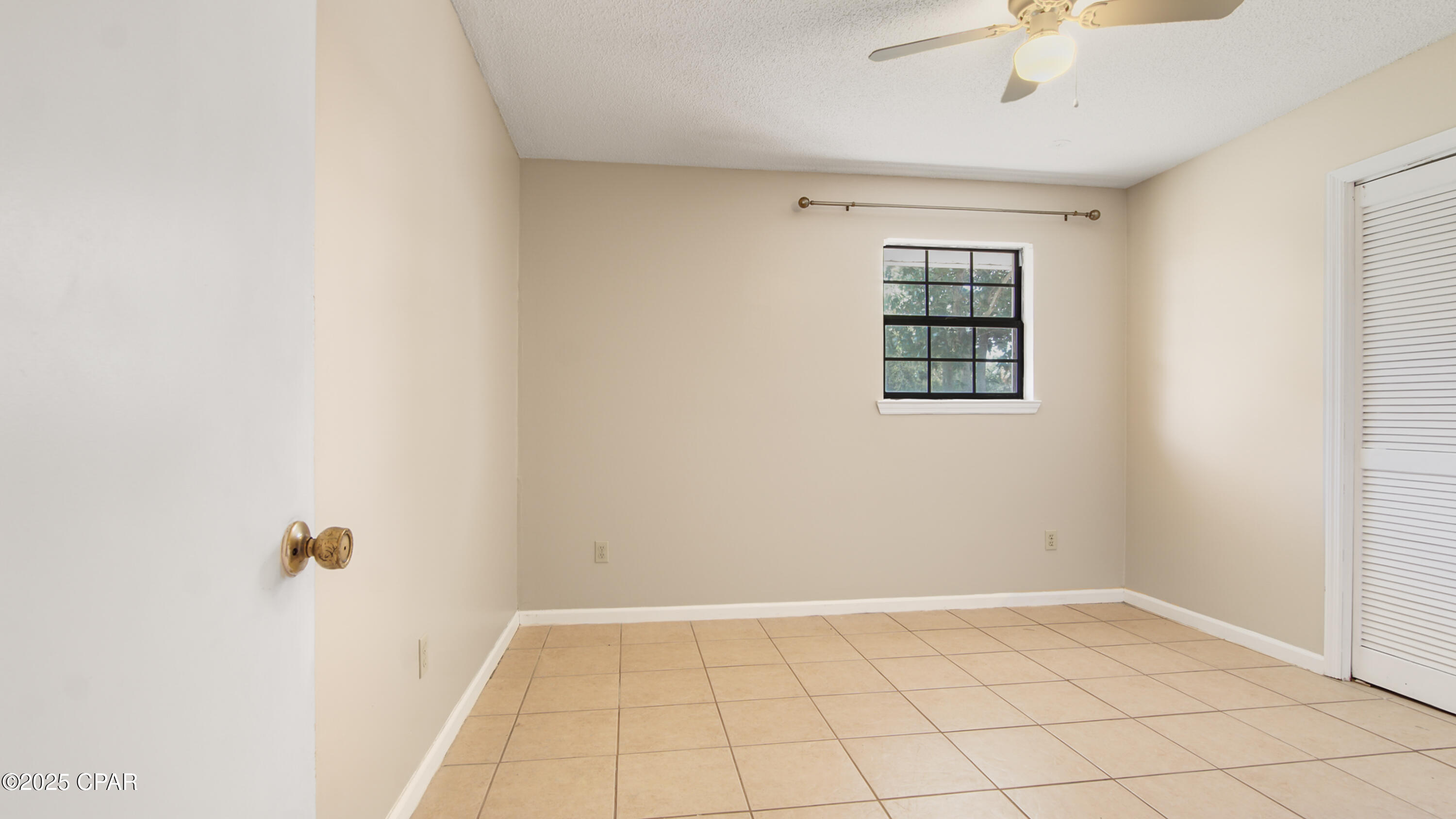 Image 15 For 807 White Oak Court
