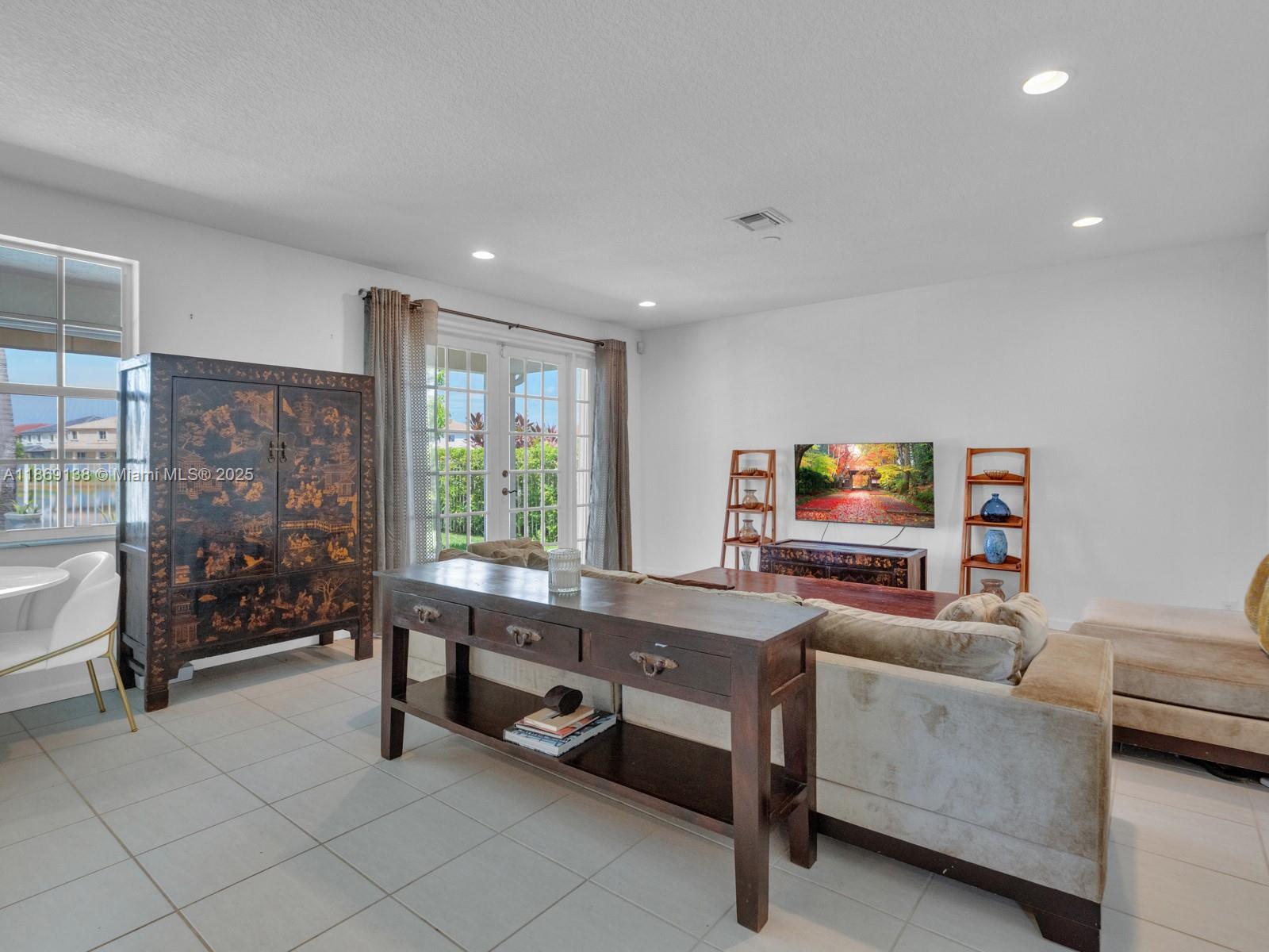 Property photo # 6