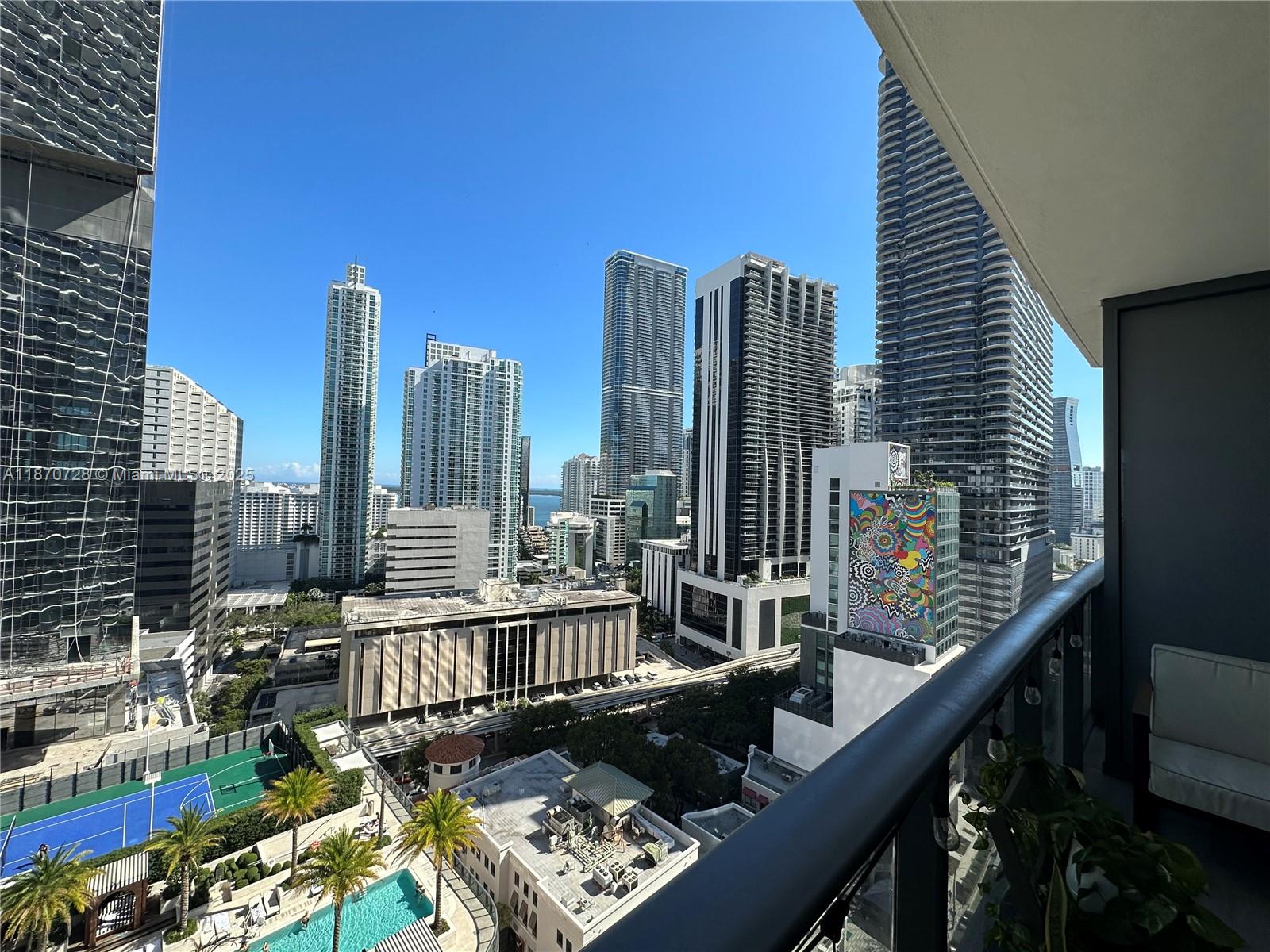45 SW 9th St #1902, Miami FL 33130