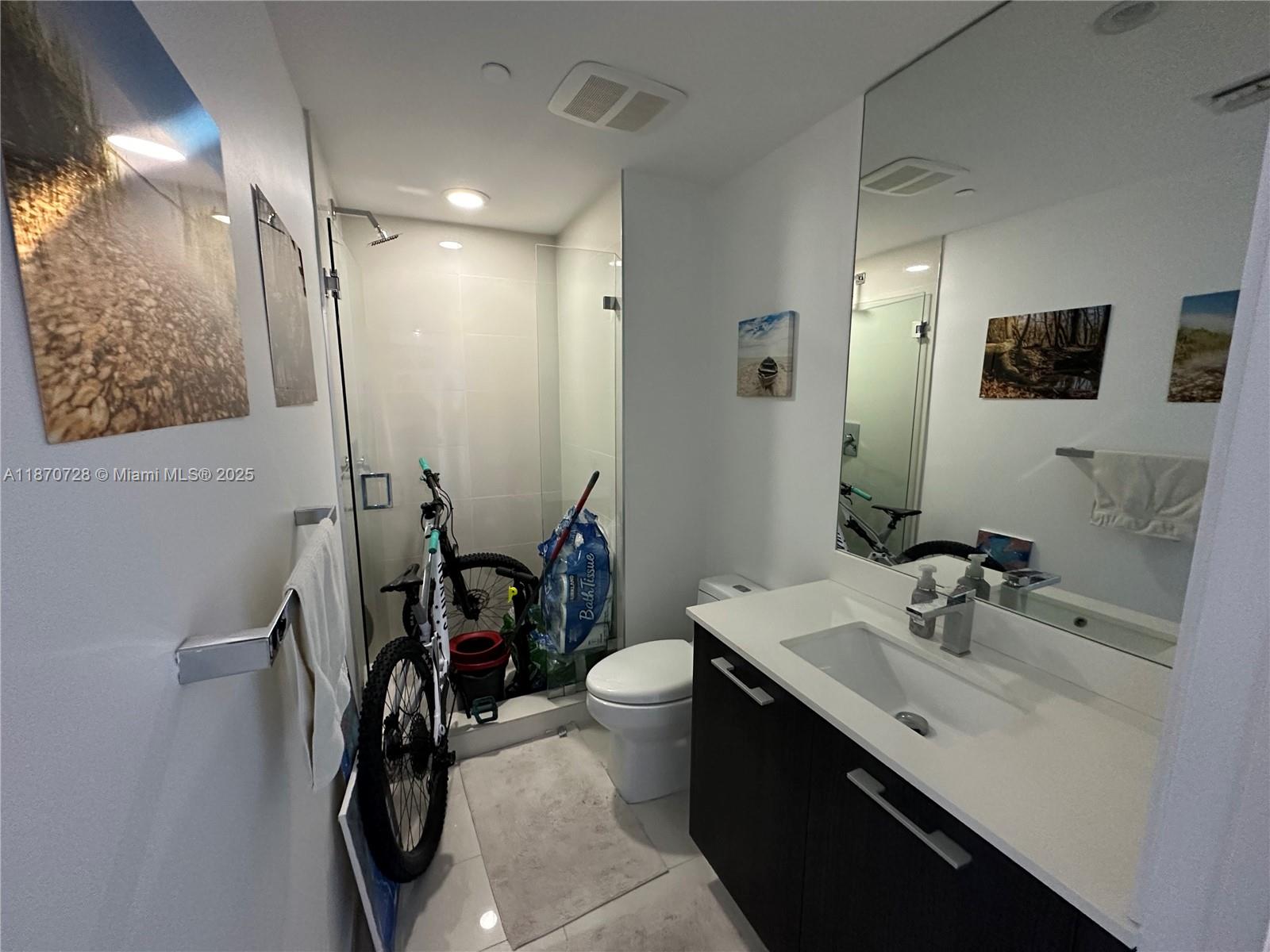 45 SW 9th St #1902, Miami FL 33130