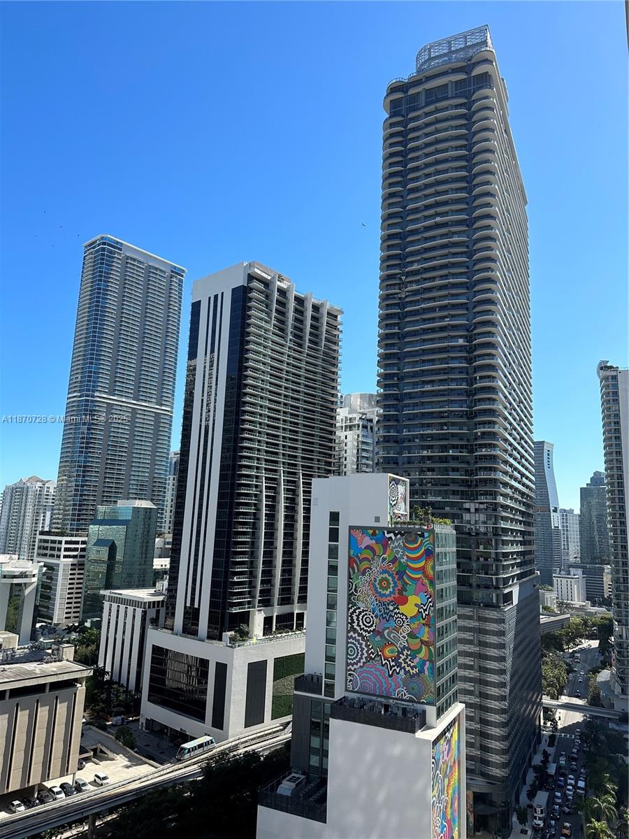 45 SW 9th St #1902, Miami FL 33130