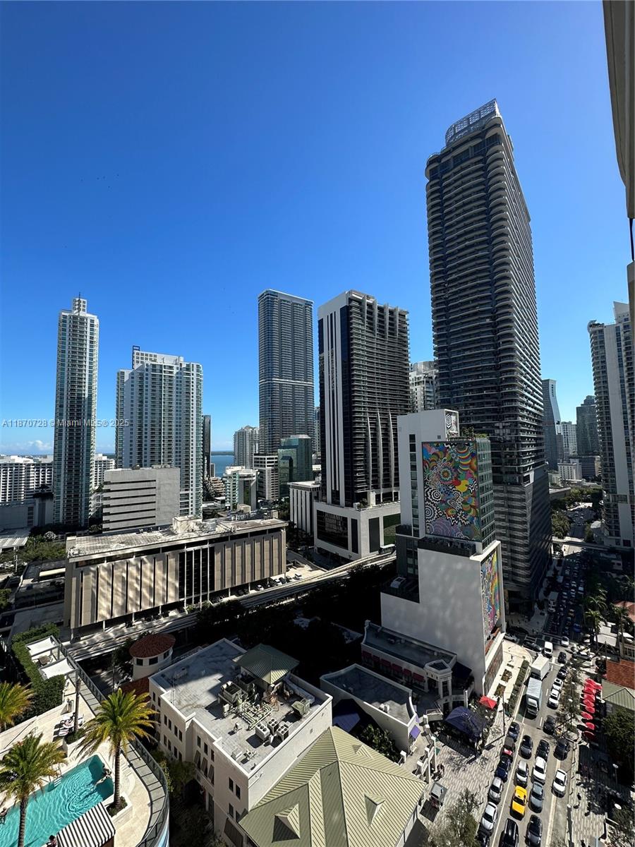 45 SW 9th St #1902, Miami FL 33130