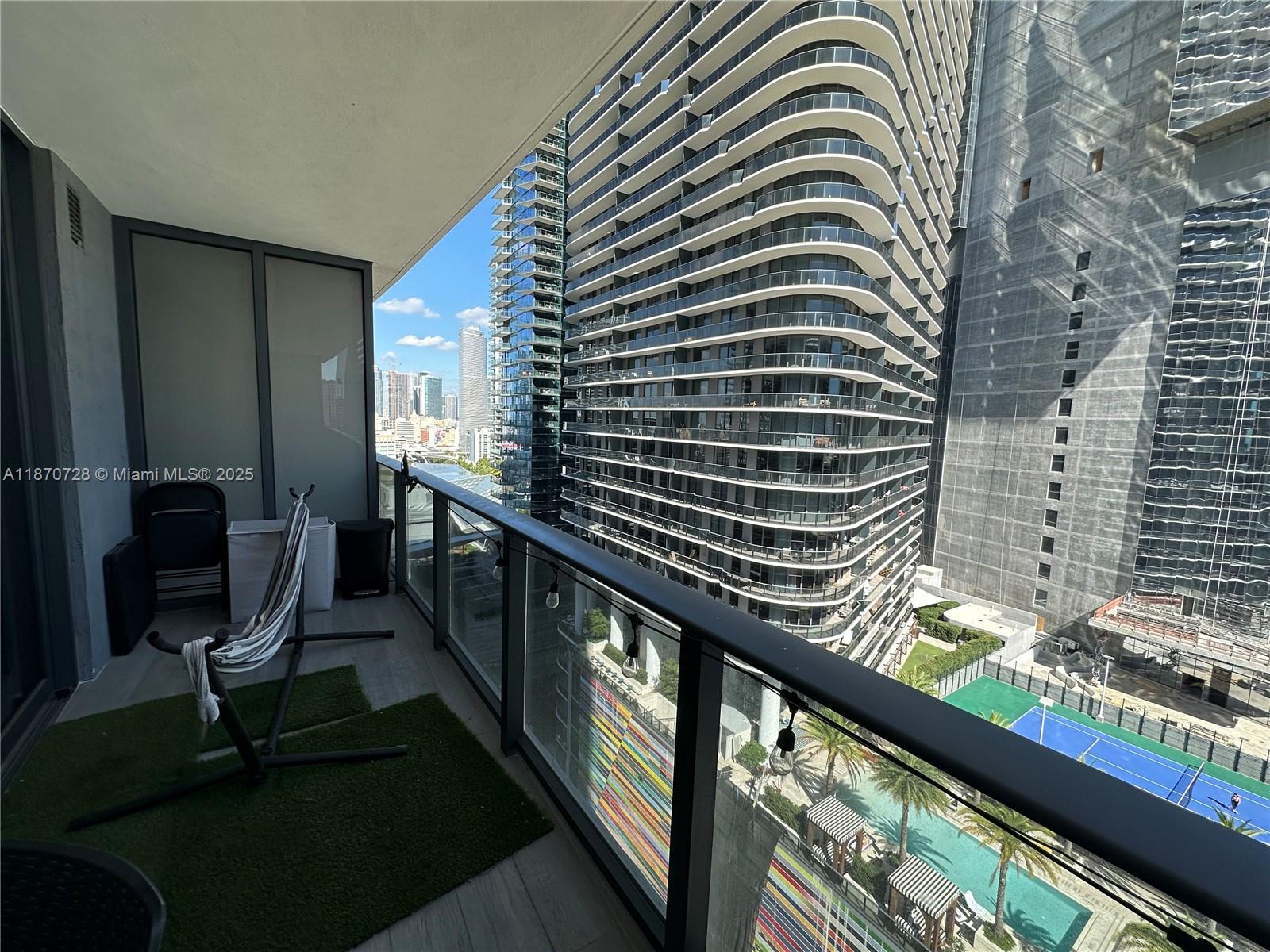 45 SW 9th St #1902, Miami FL 33130