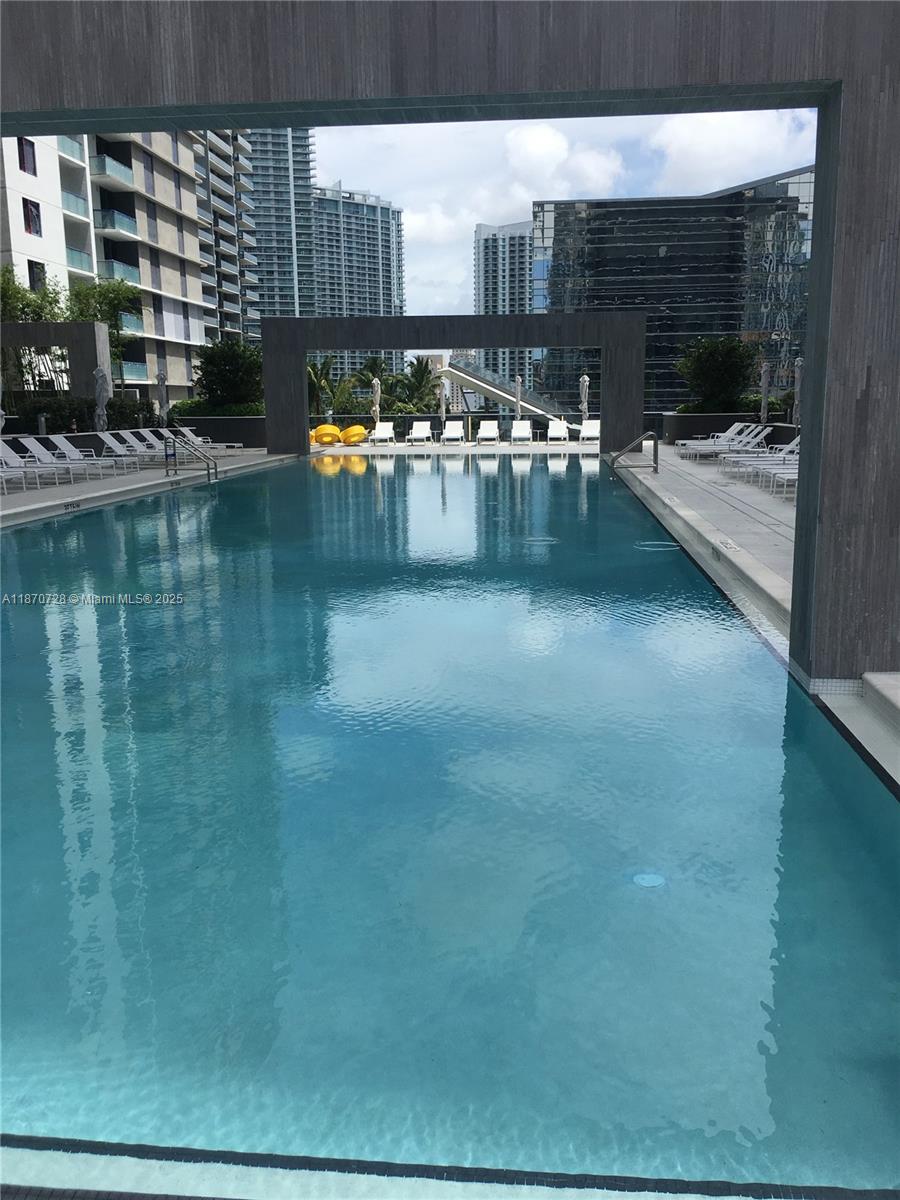 45 SW 9th St #1902, Miami FL 33130