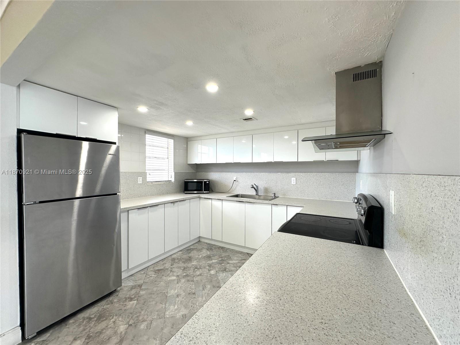 El Conquistador South Con