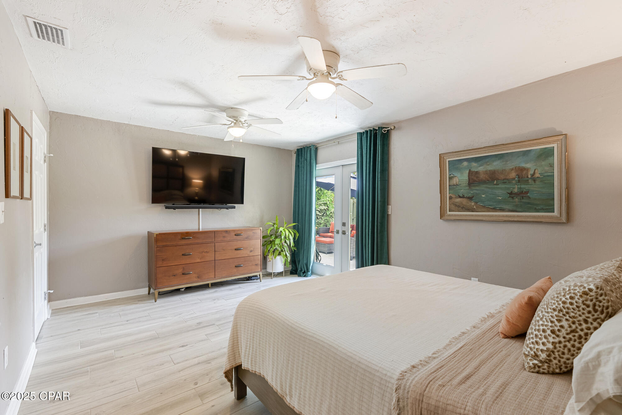 Image 21 For 1025 19th Street 27d