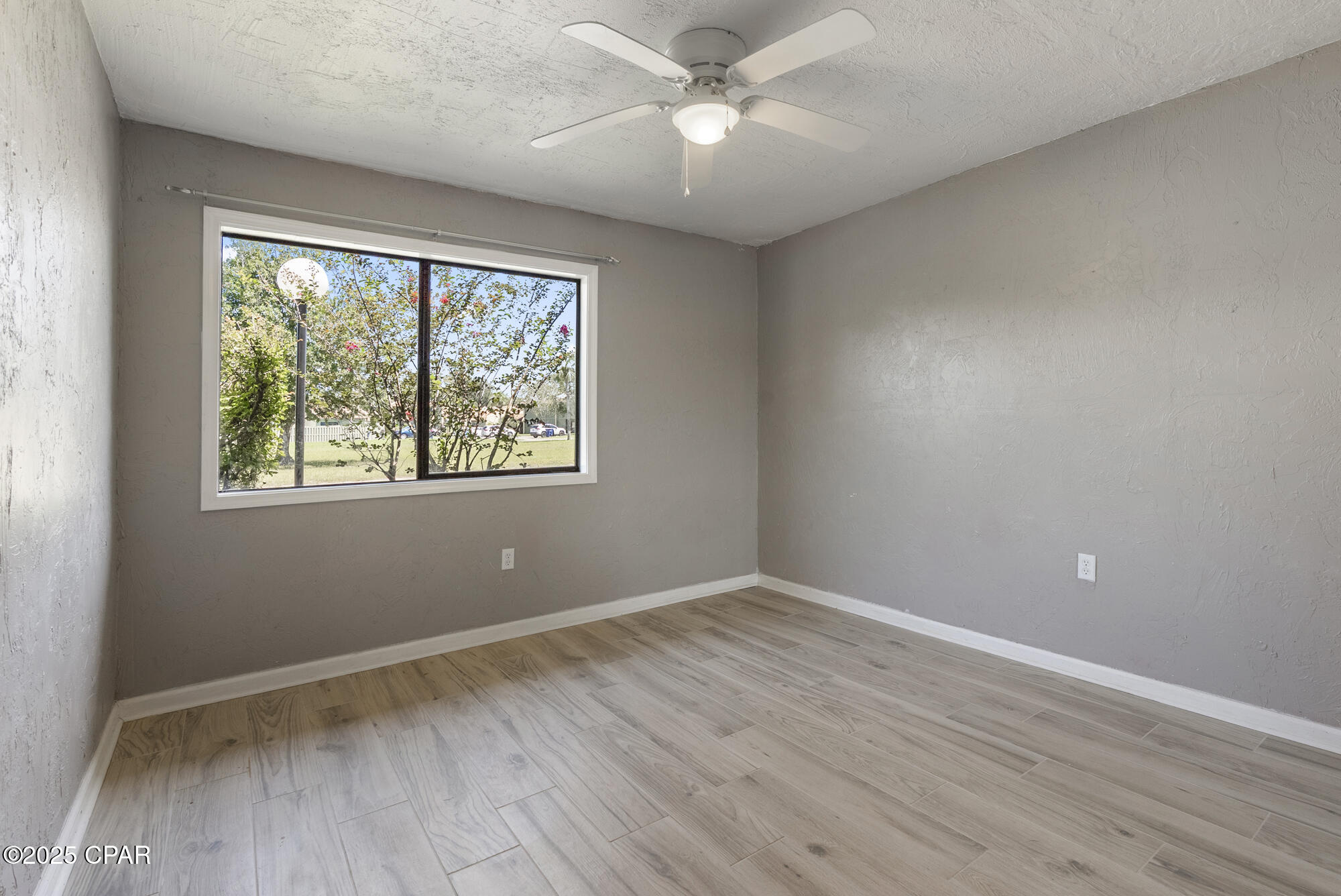 Image 29 For 1025 19th Street 27d