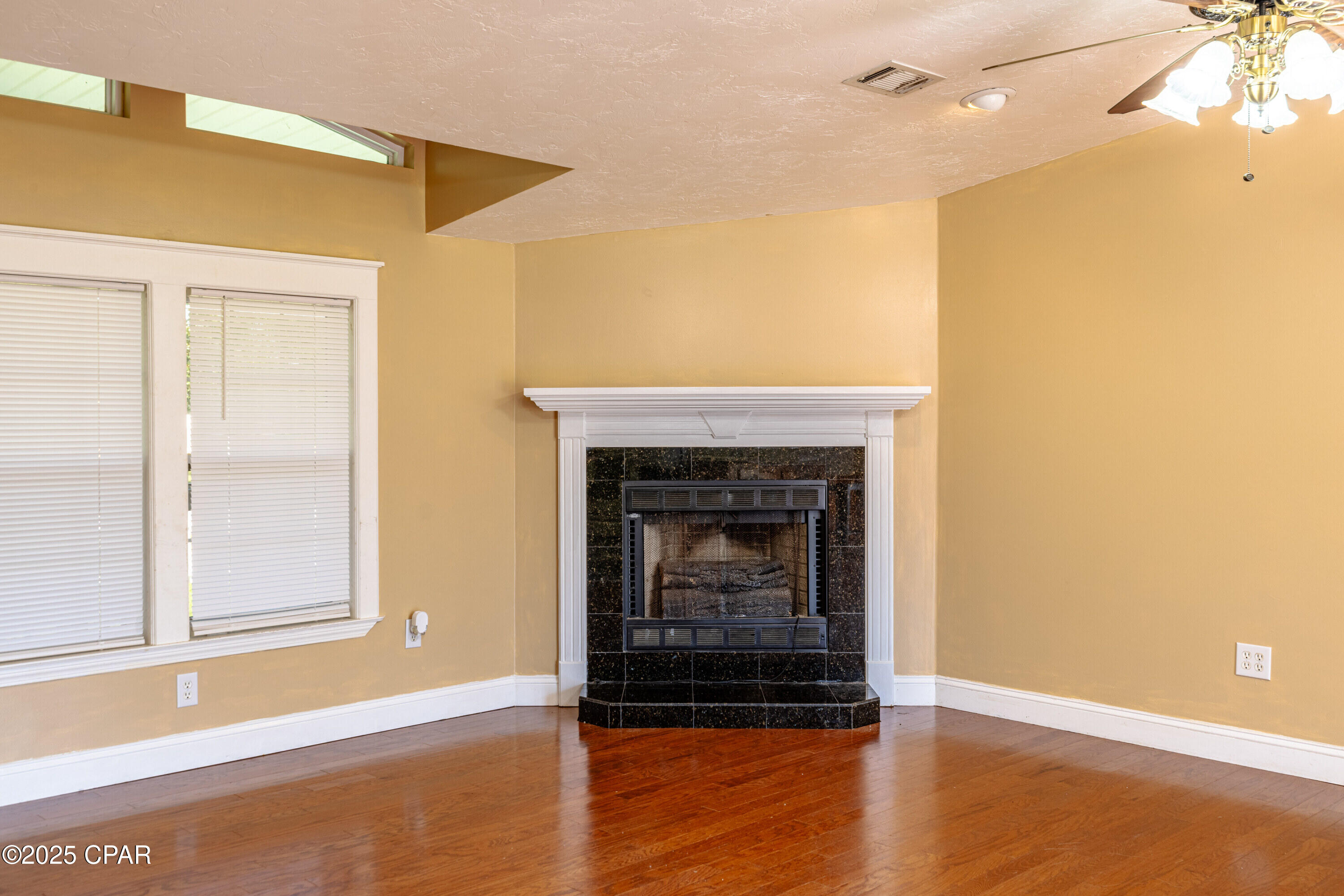 Image 10 For 8635 Bayhead Court