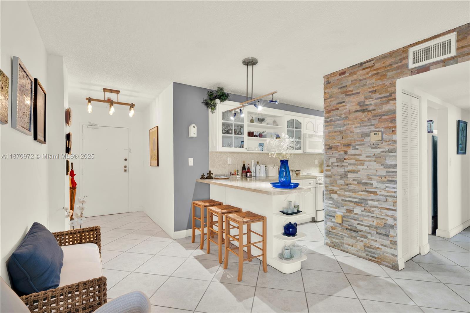 Property photo # 9