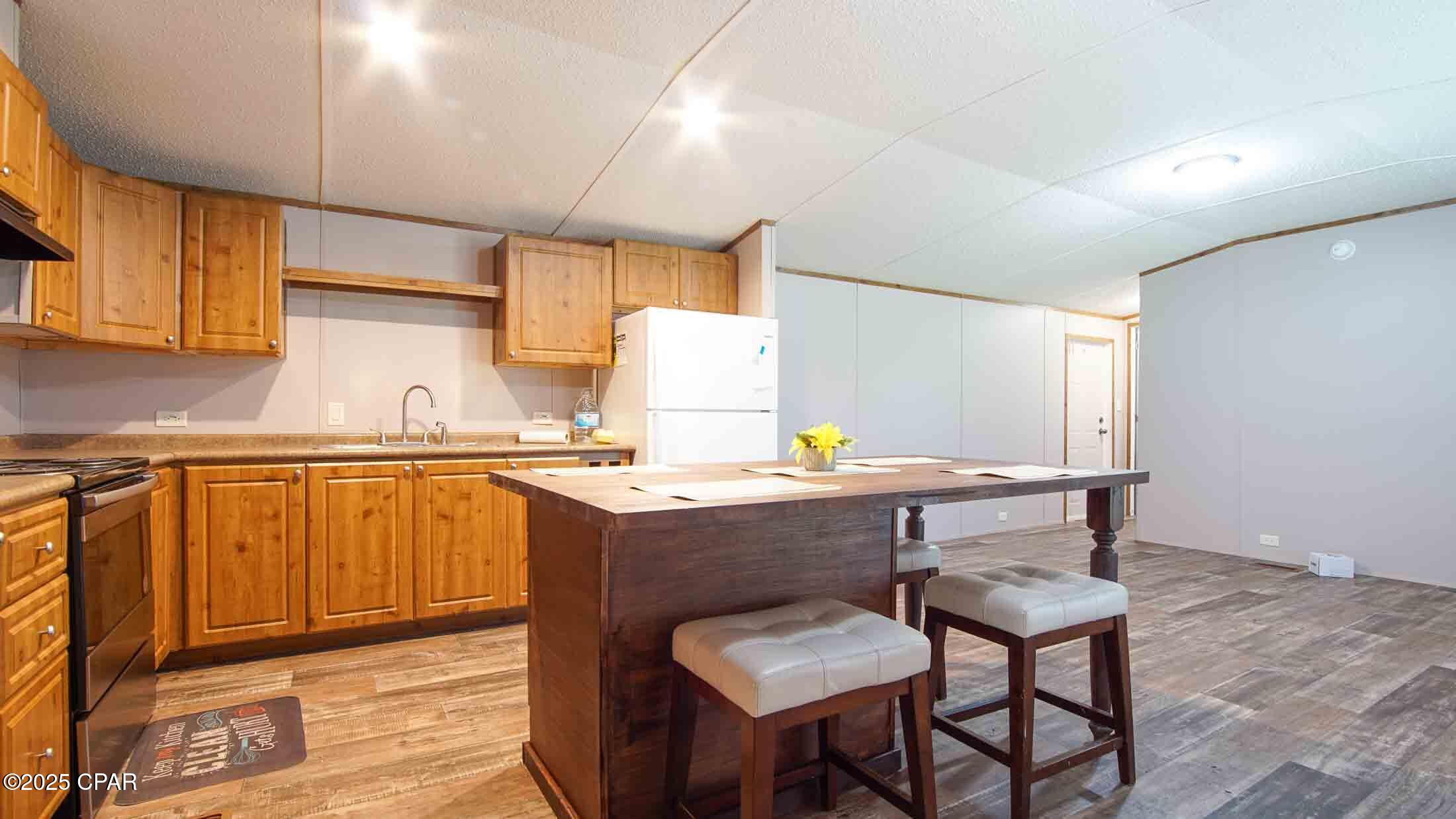 Image 5 For 20771 Marianna Lake Avenue