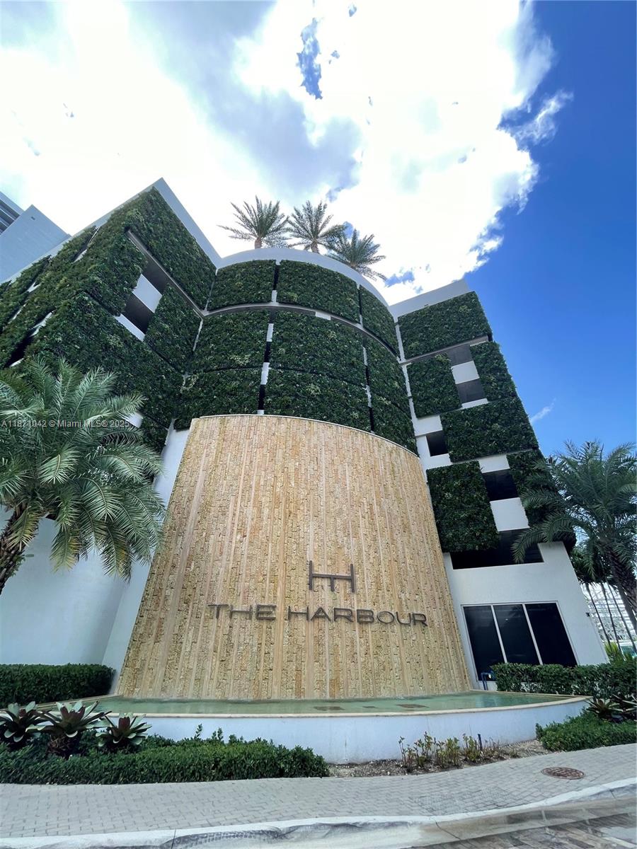 The Harbour North Condo