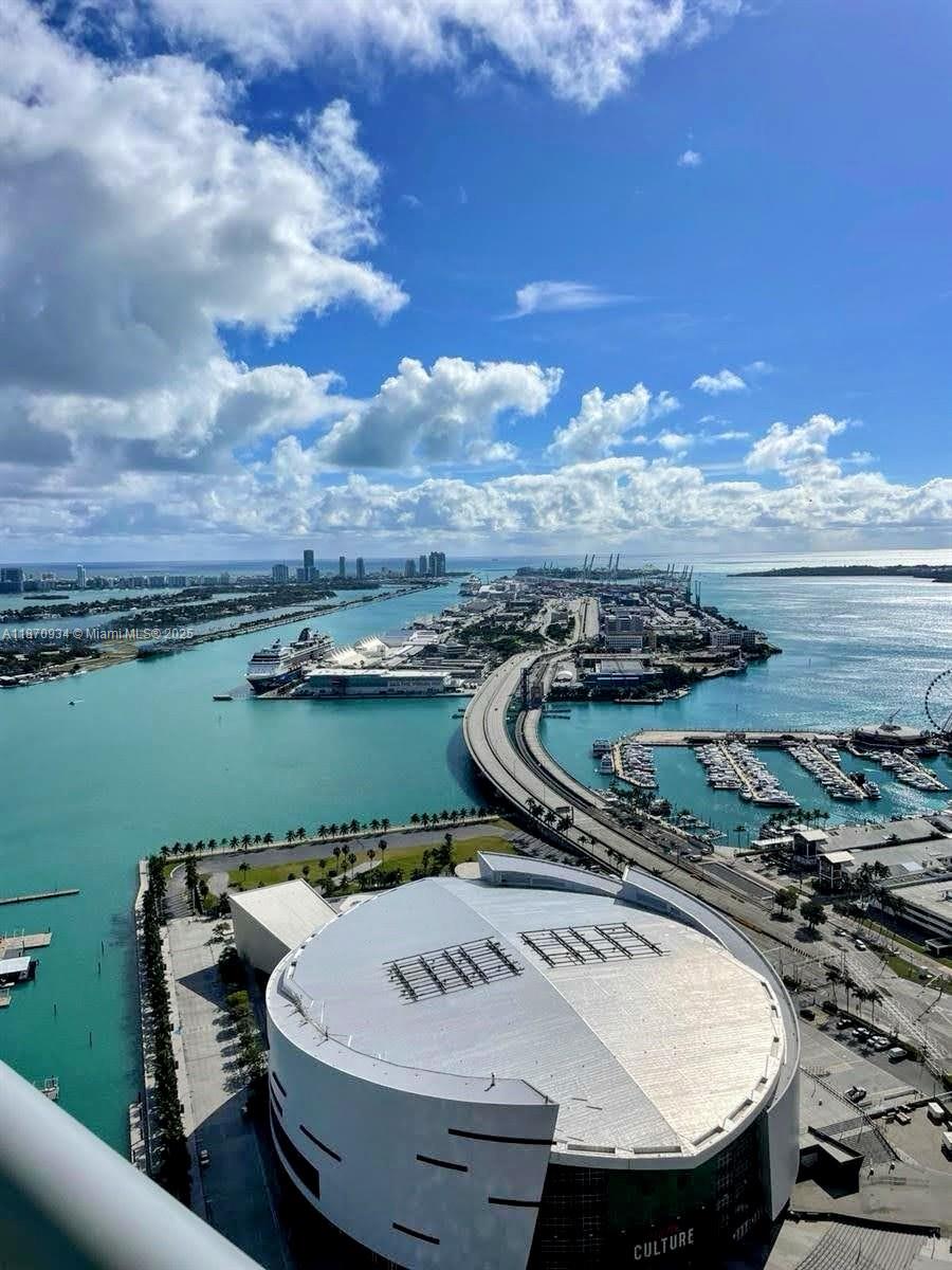 888 Biscayne Blvd #4902, Miami FL 33132