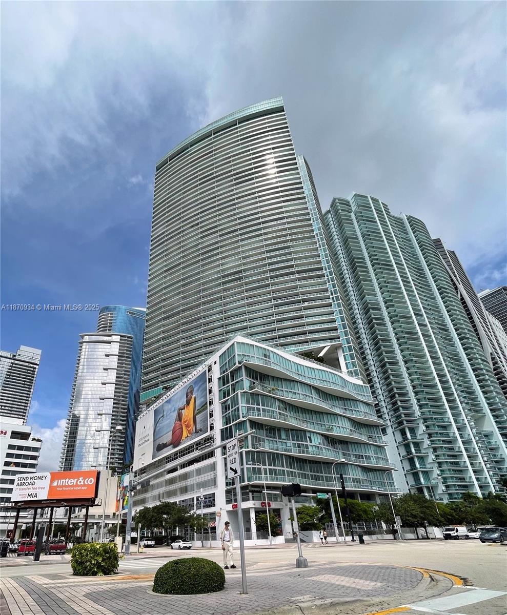 888 Biscayne Blvd #4902, Miami FL 33132