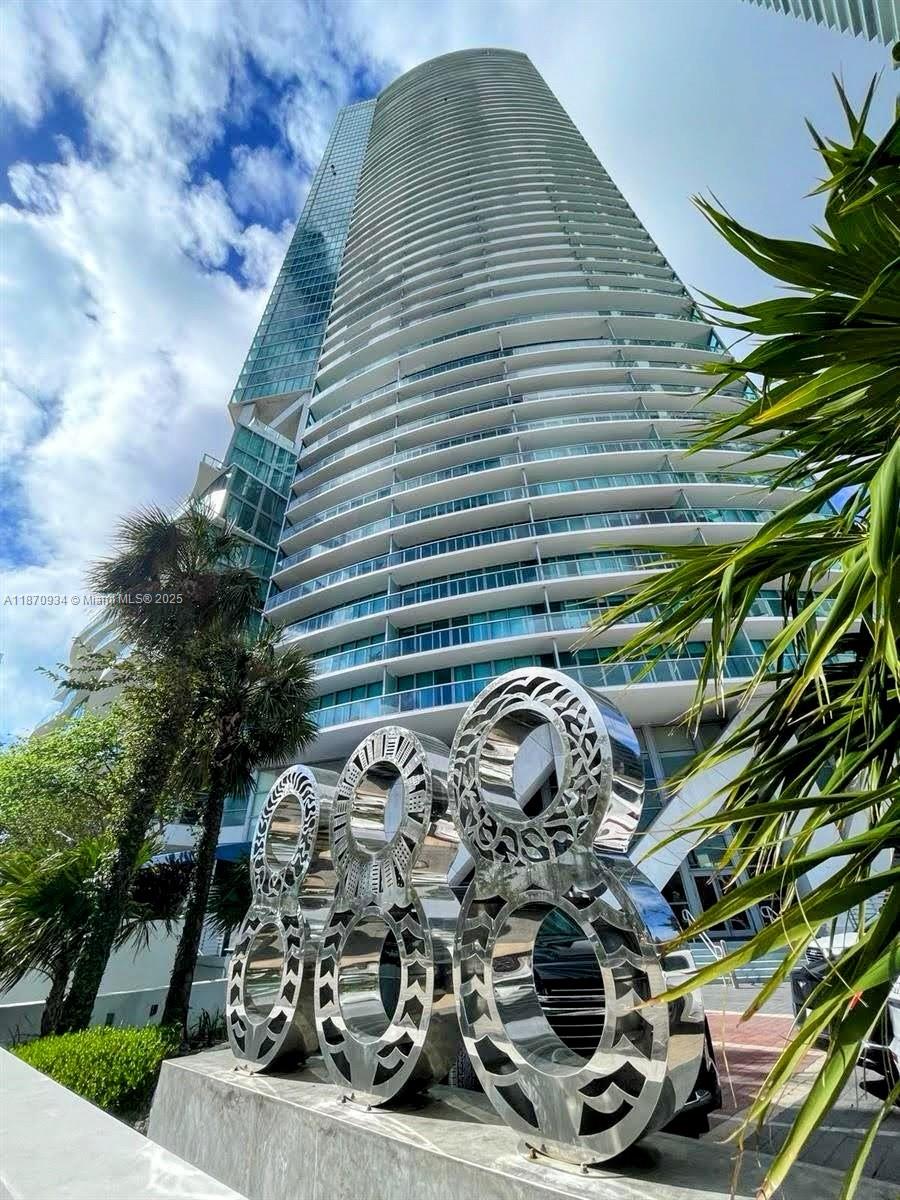 888 Biscayne Blvd #4902, Miami FL 33132
