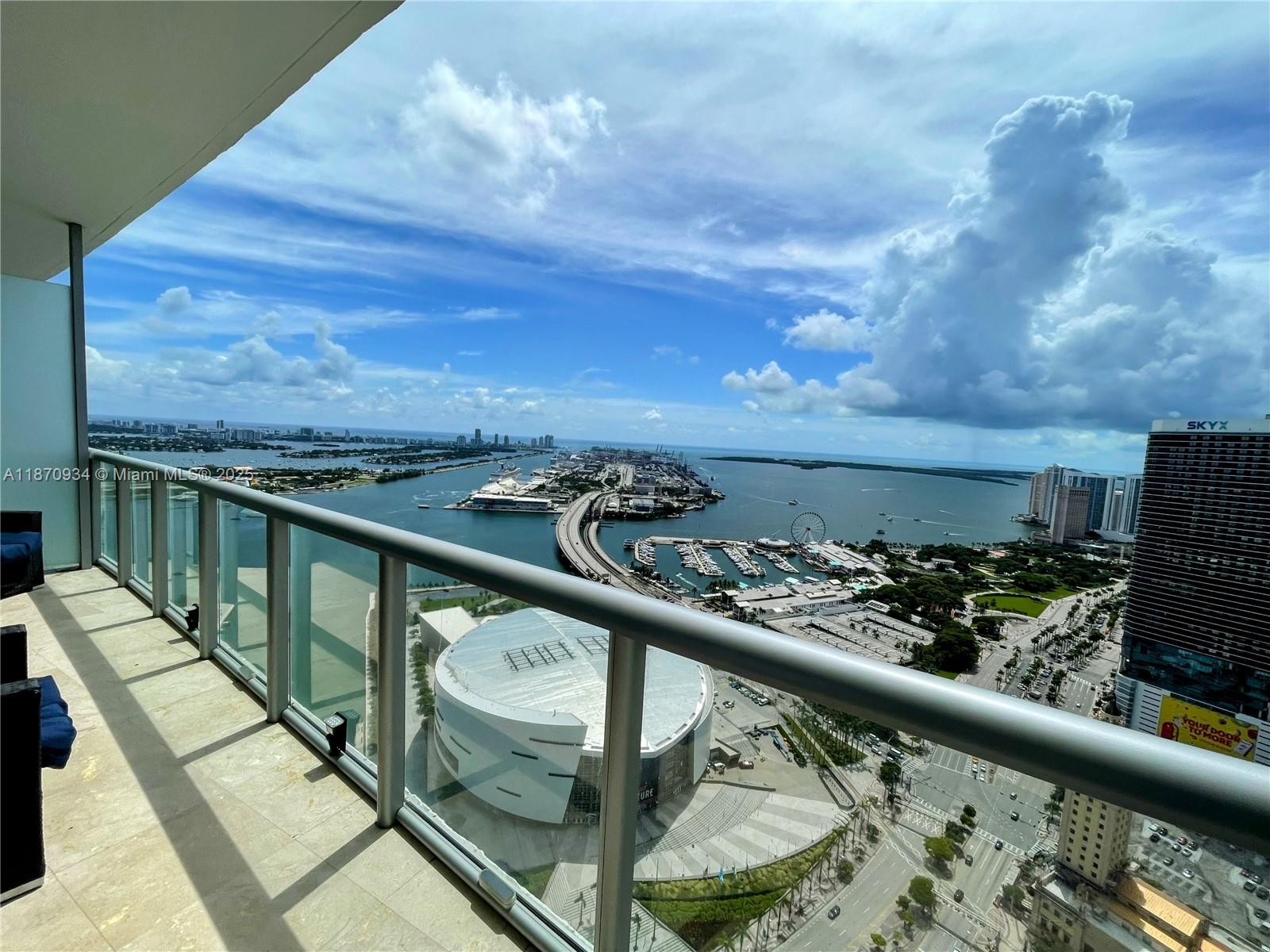 888 Biscayne Blvd #4902, Miami FL 33132