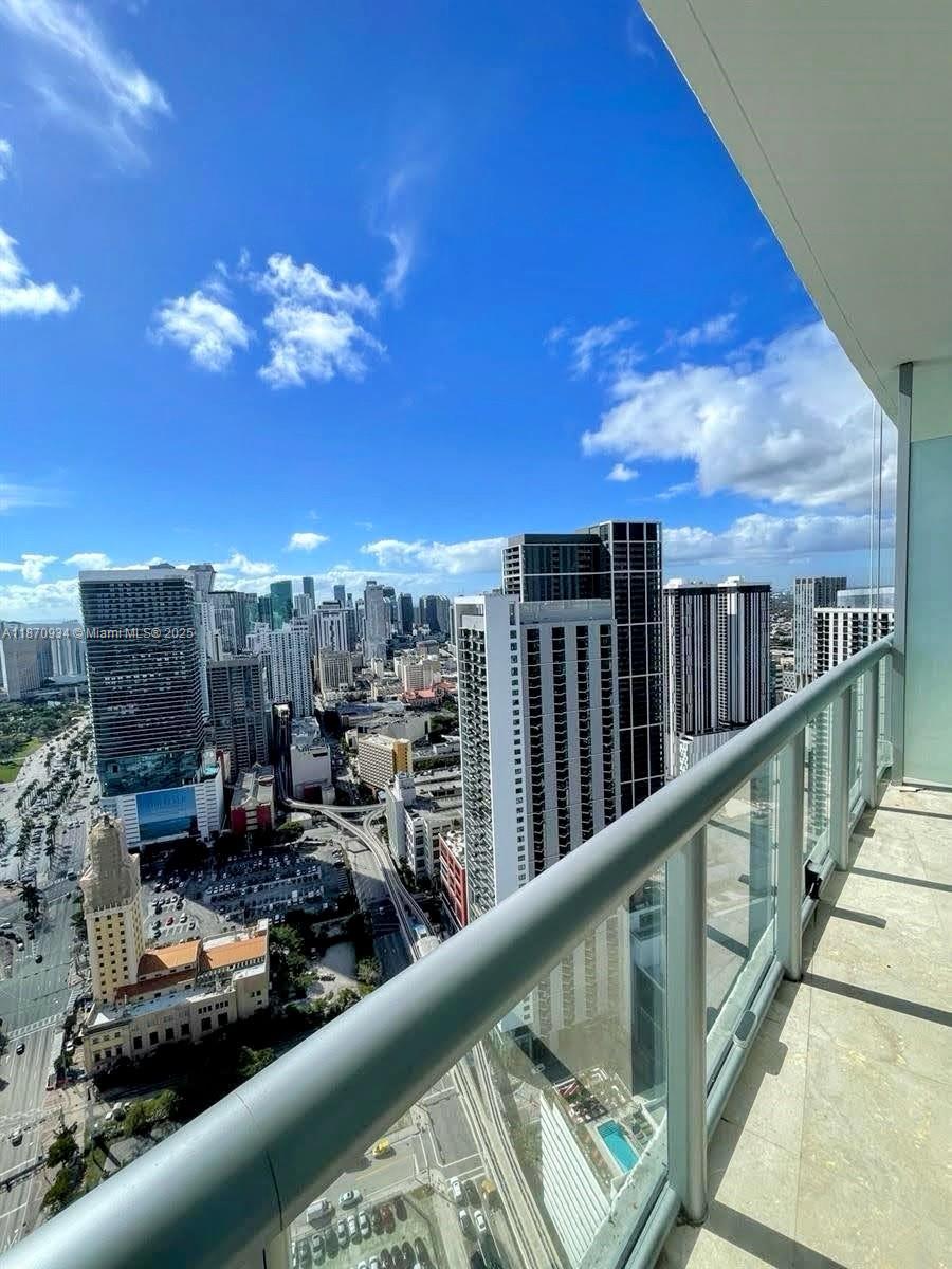 888 Biscayne Blvd #4902, Miami FL 33132