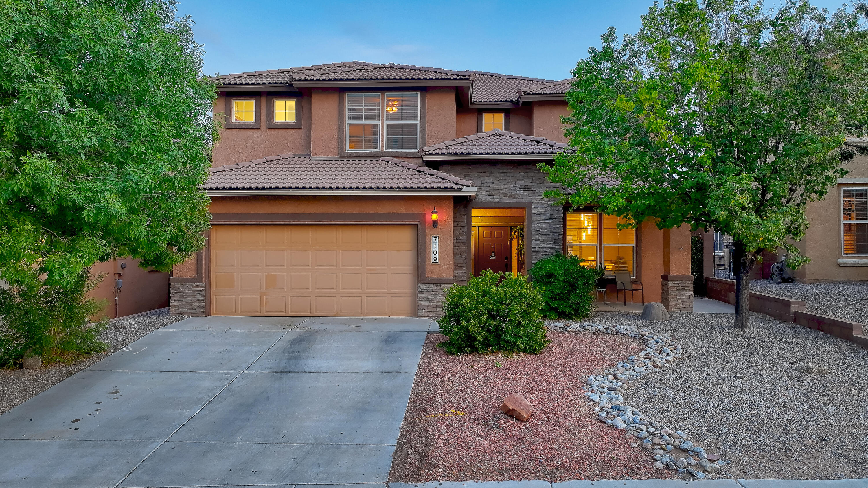 This stunning 4-bedroom home offers breathtaking mountain views and a spacious layout perfect for family living. Enjoy outdoor relaxation in your private pool, surrounded by lush landscaping. Located just minutes from shopping centers and family-friendly parks, this home combines convenience with tranquility. Ideal for those seeking a comfortable, scenic retreat in a vibrant community.