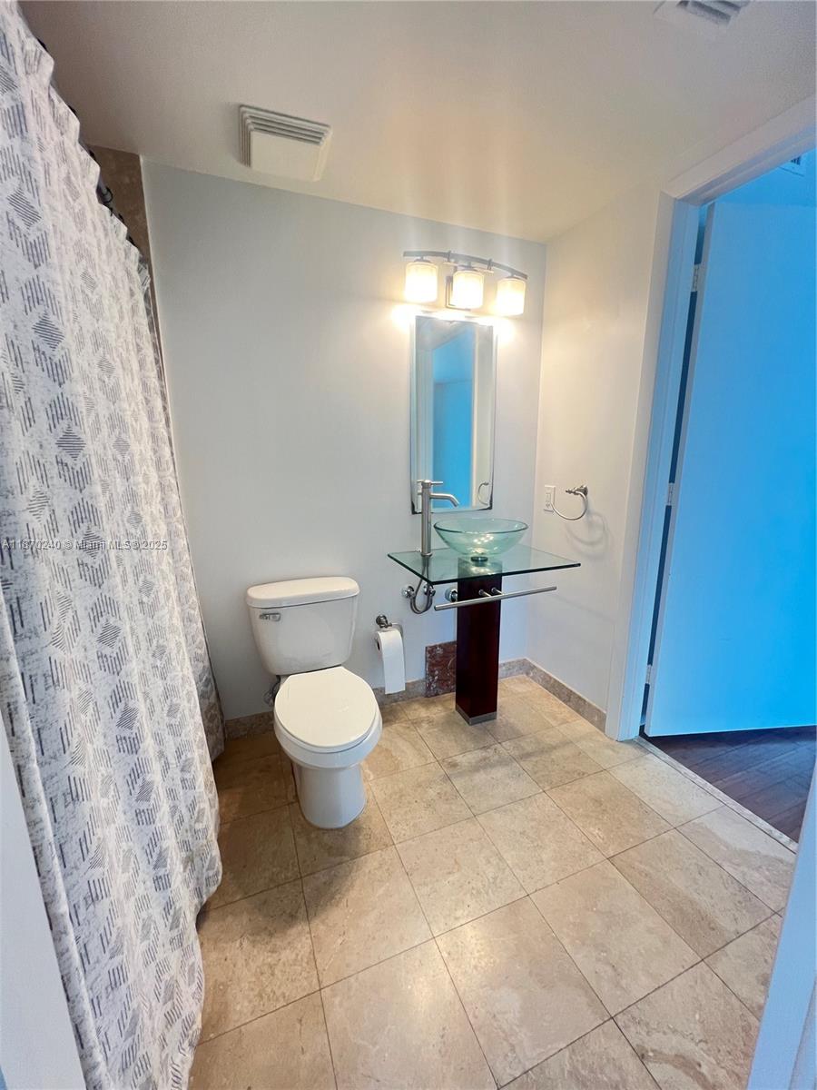 350 S Miami Ave #1905, Miami FL 33130