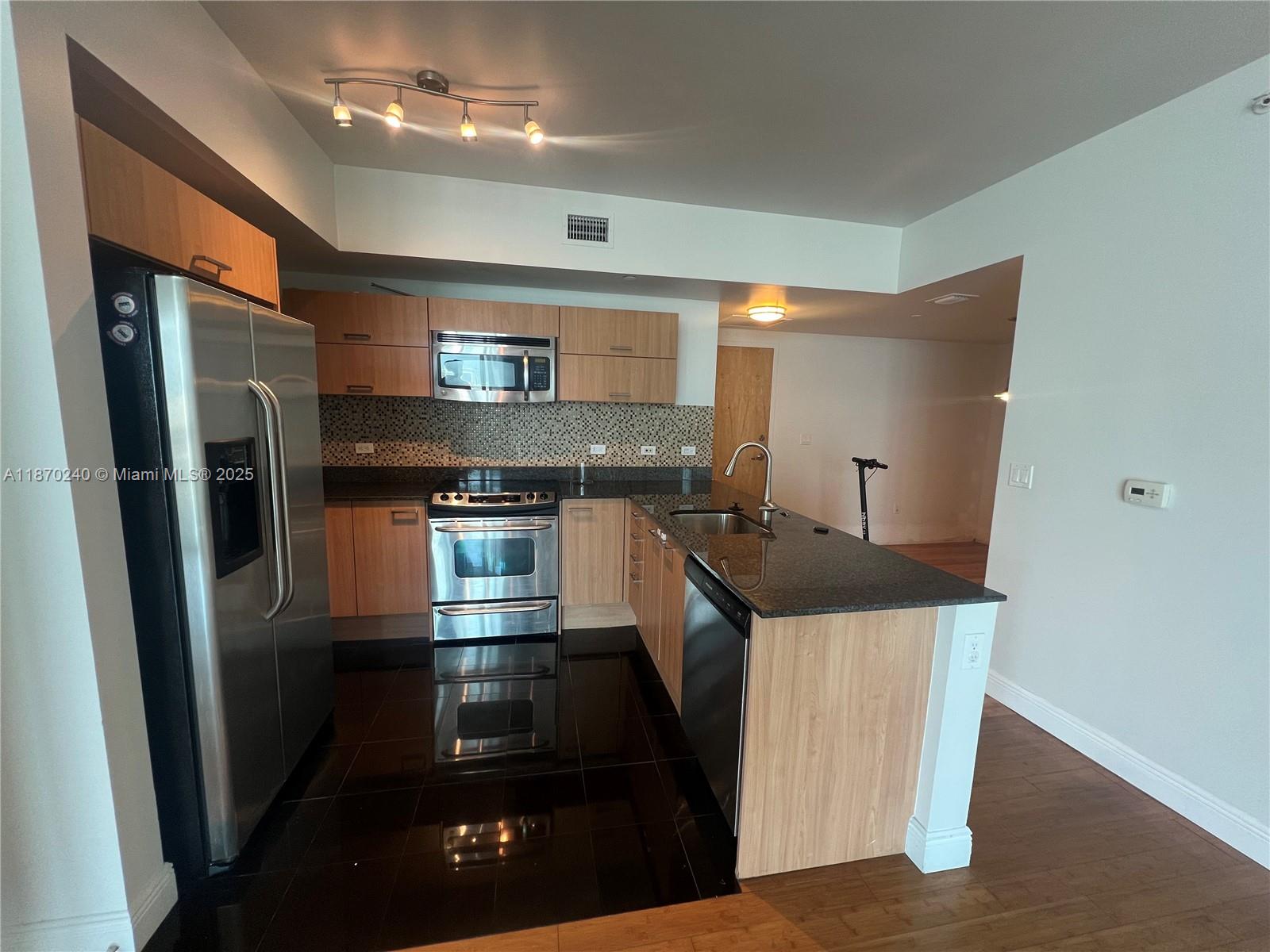 350 S Miami Ave #1905, Miami FL 33130