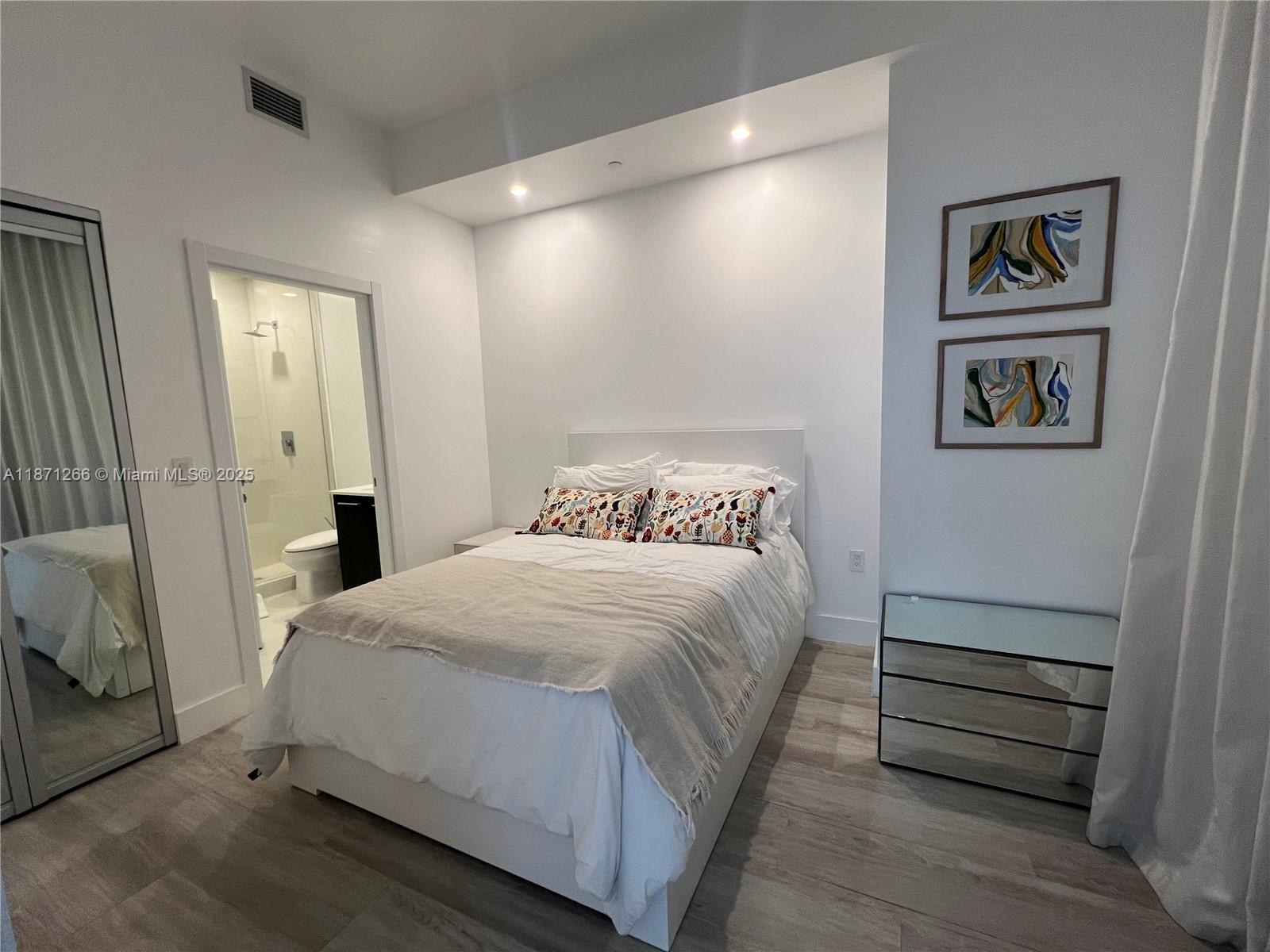 45 SW 9th St #4408, Miami FL 33130