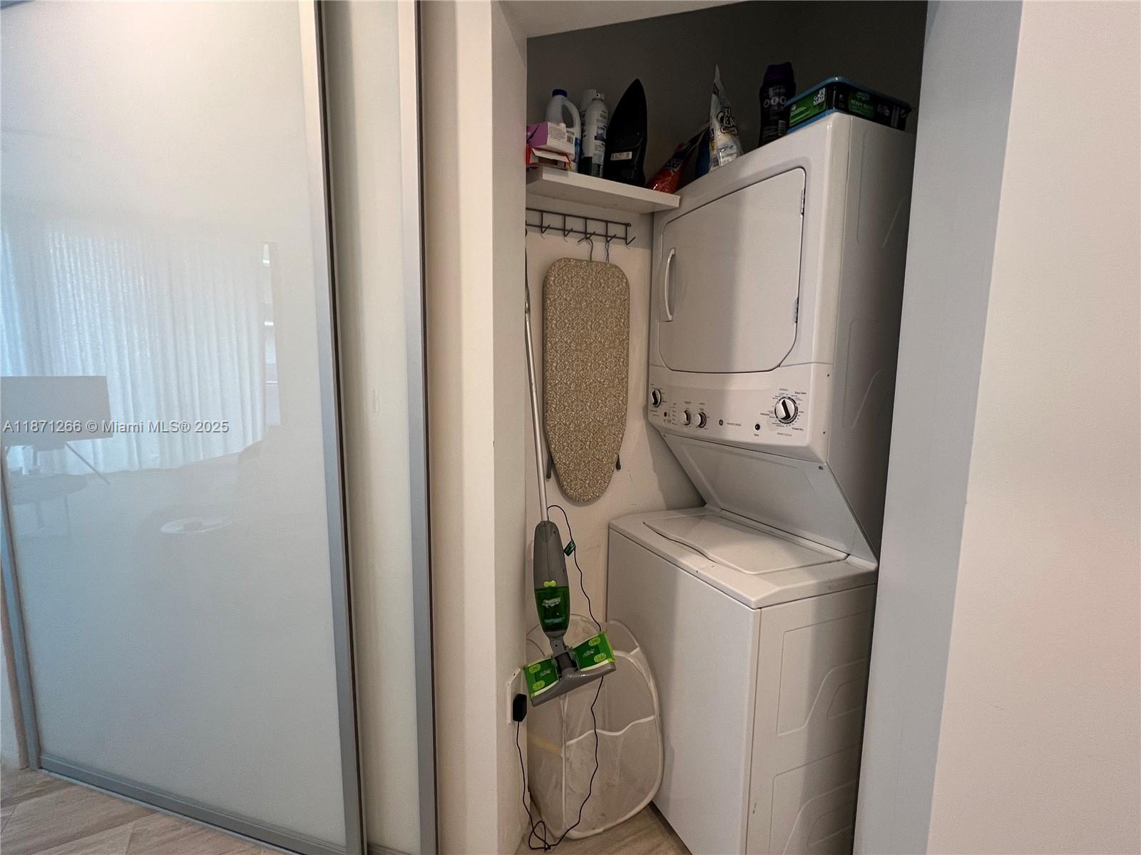 45 SW 9th St #4408, Miami FL 33130