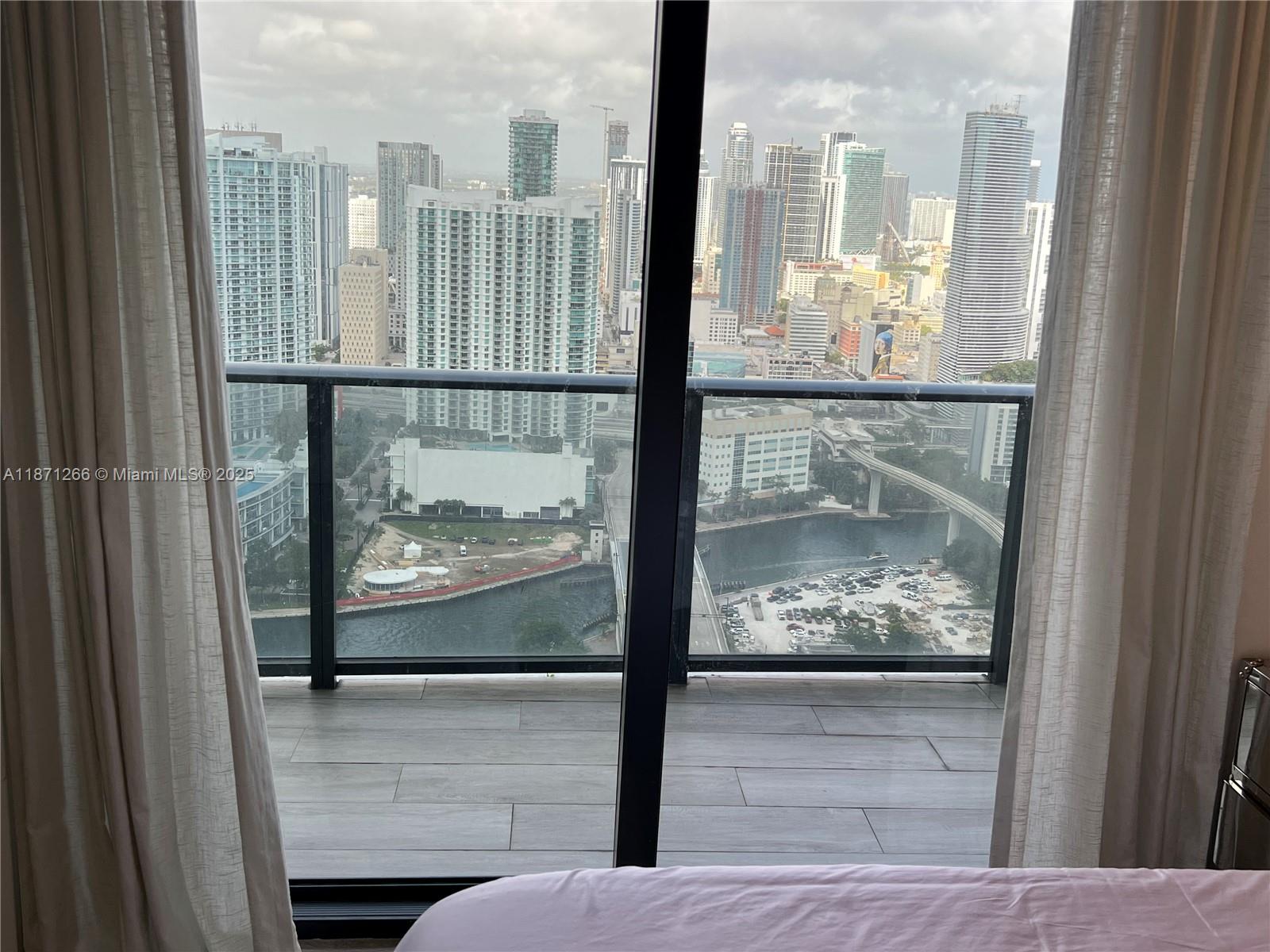 45 SW 9th St #4408, Miami FL 33130