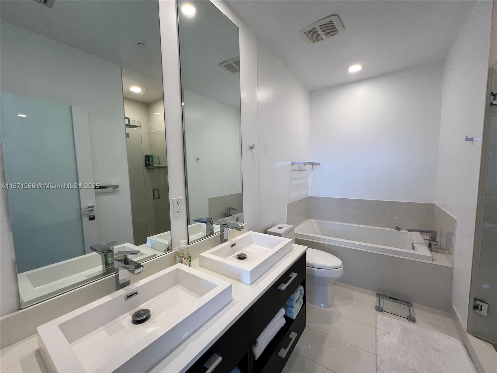 45 SW 9th St #4408, Miami FL 33130