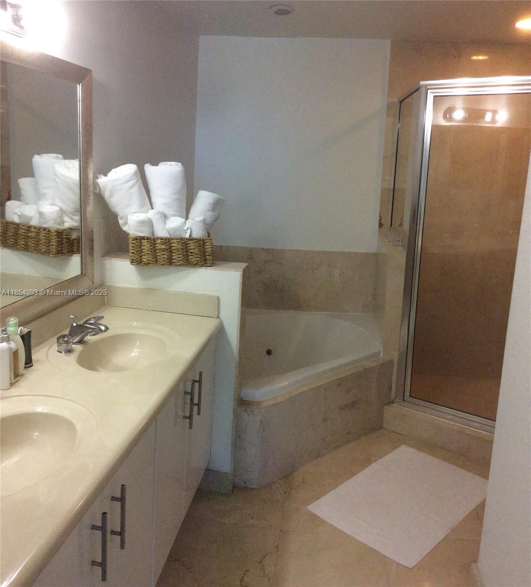 7900 Harbor Island Dr #603, North Bay Village FL 33141
