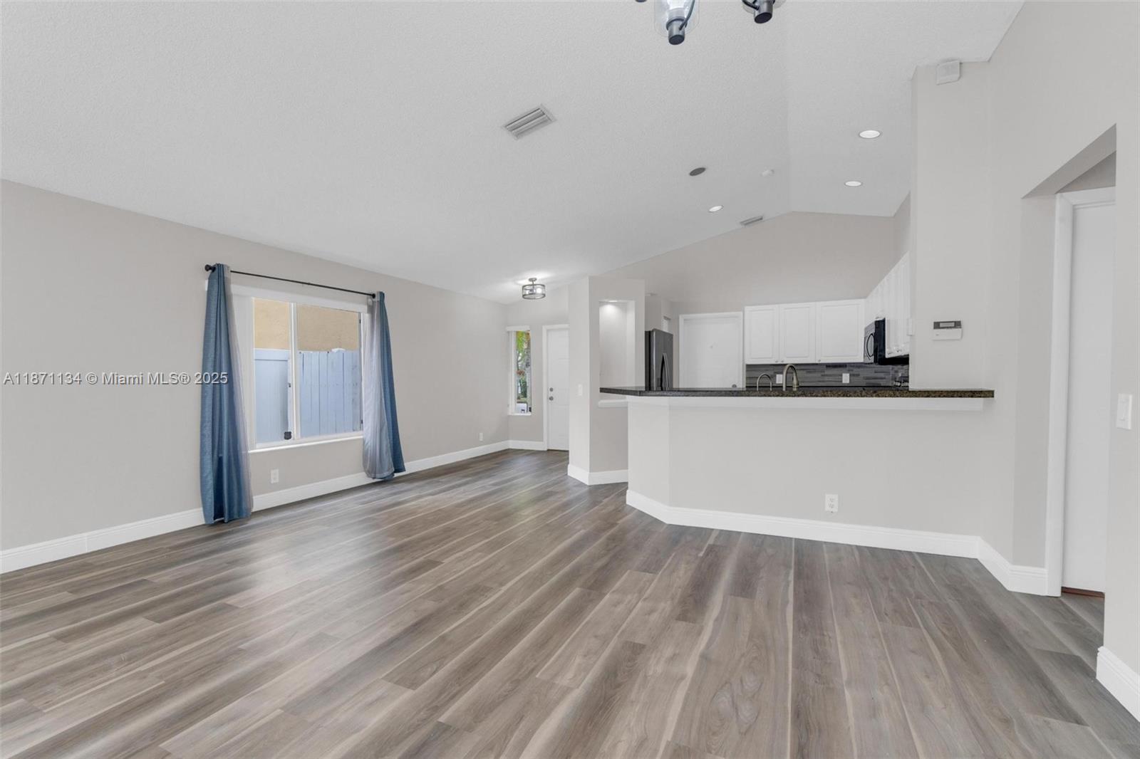 Property photo # 6