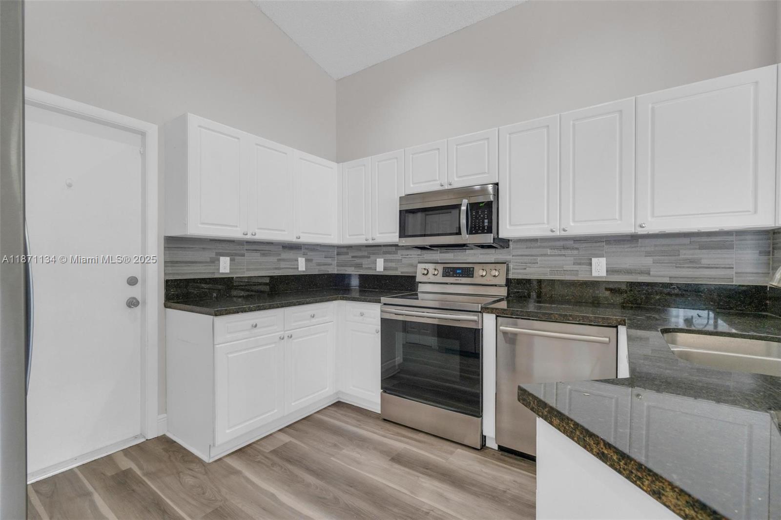 Property photo # 9