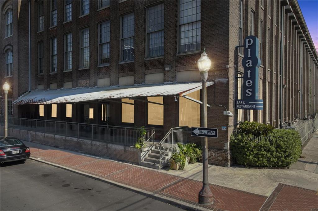 listing main picture