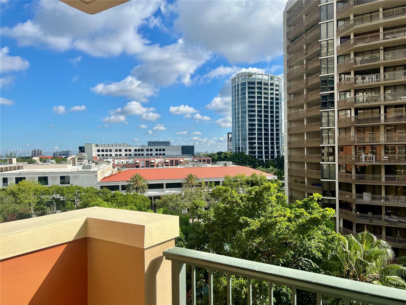 2951 S Bayshore Dr #913, Miami FL 33133