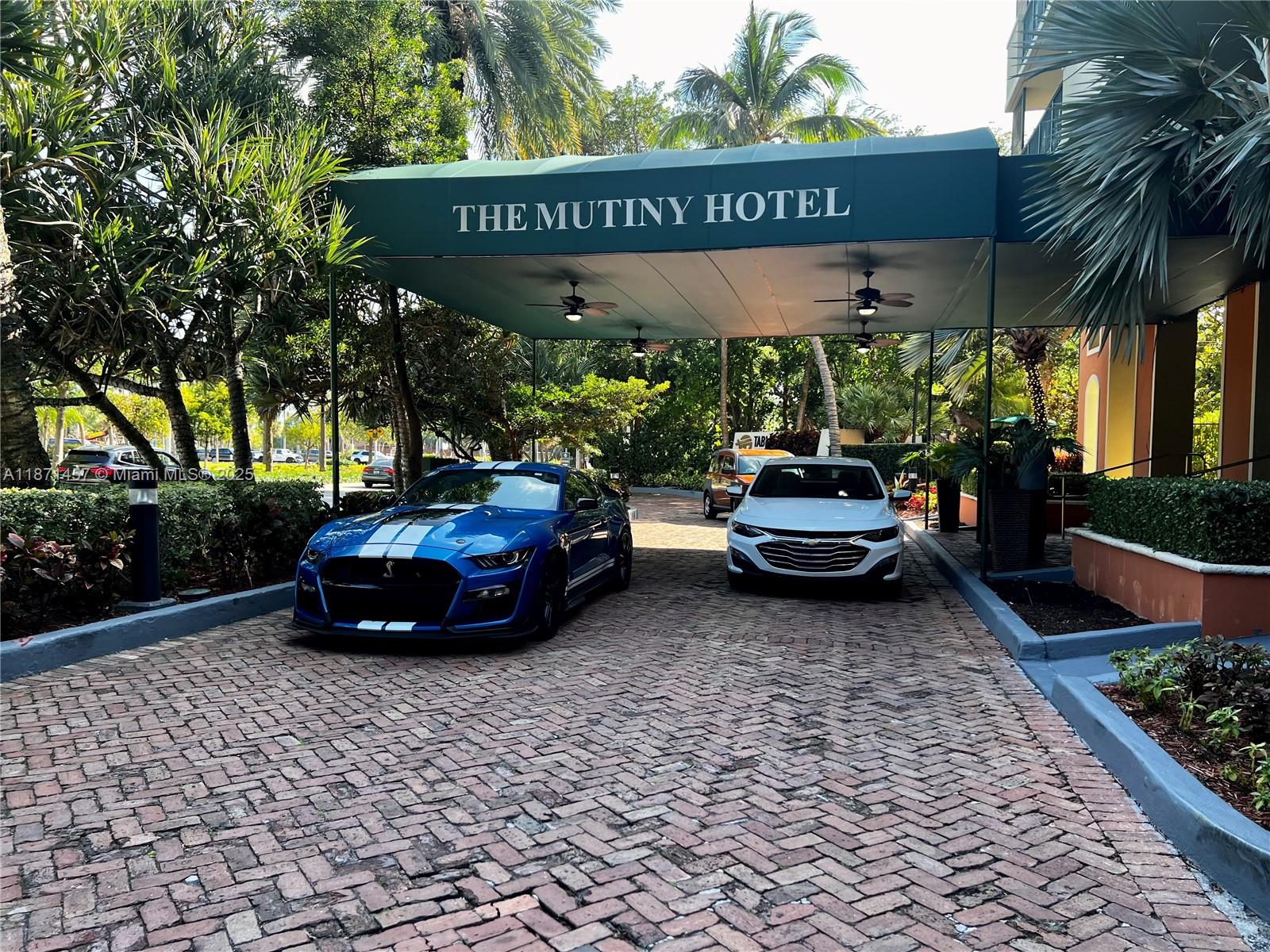 2951 S Bayshore Dr #913, Miami FL 33133