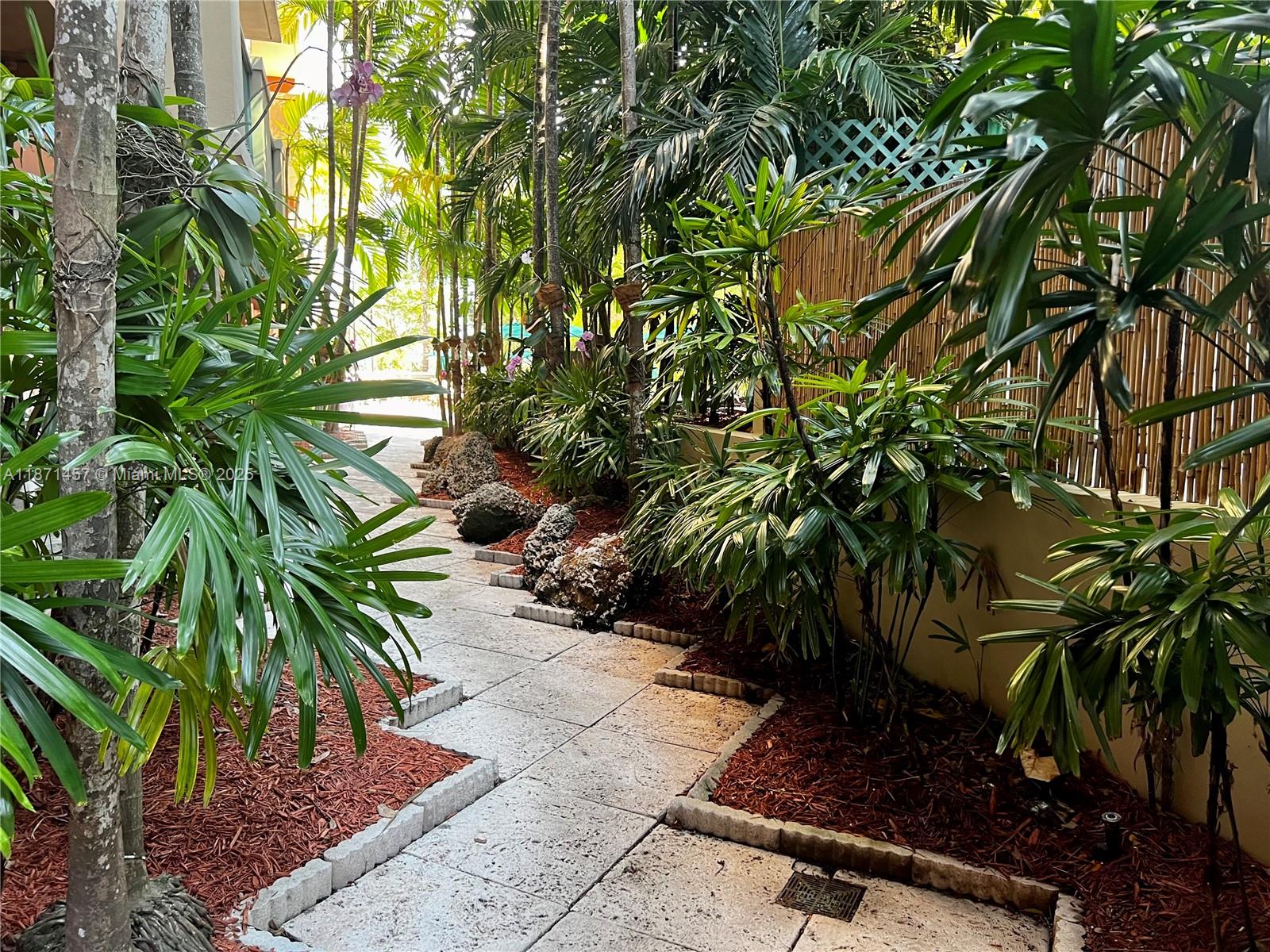2951 S Bayshore Dr #913, Miami FL 33133