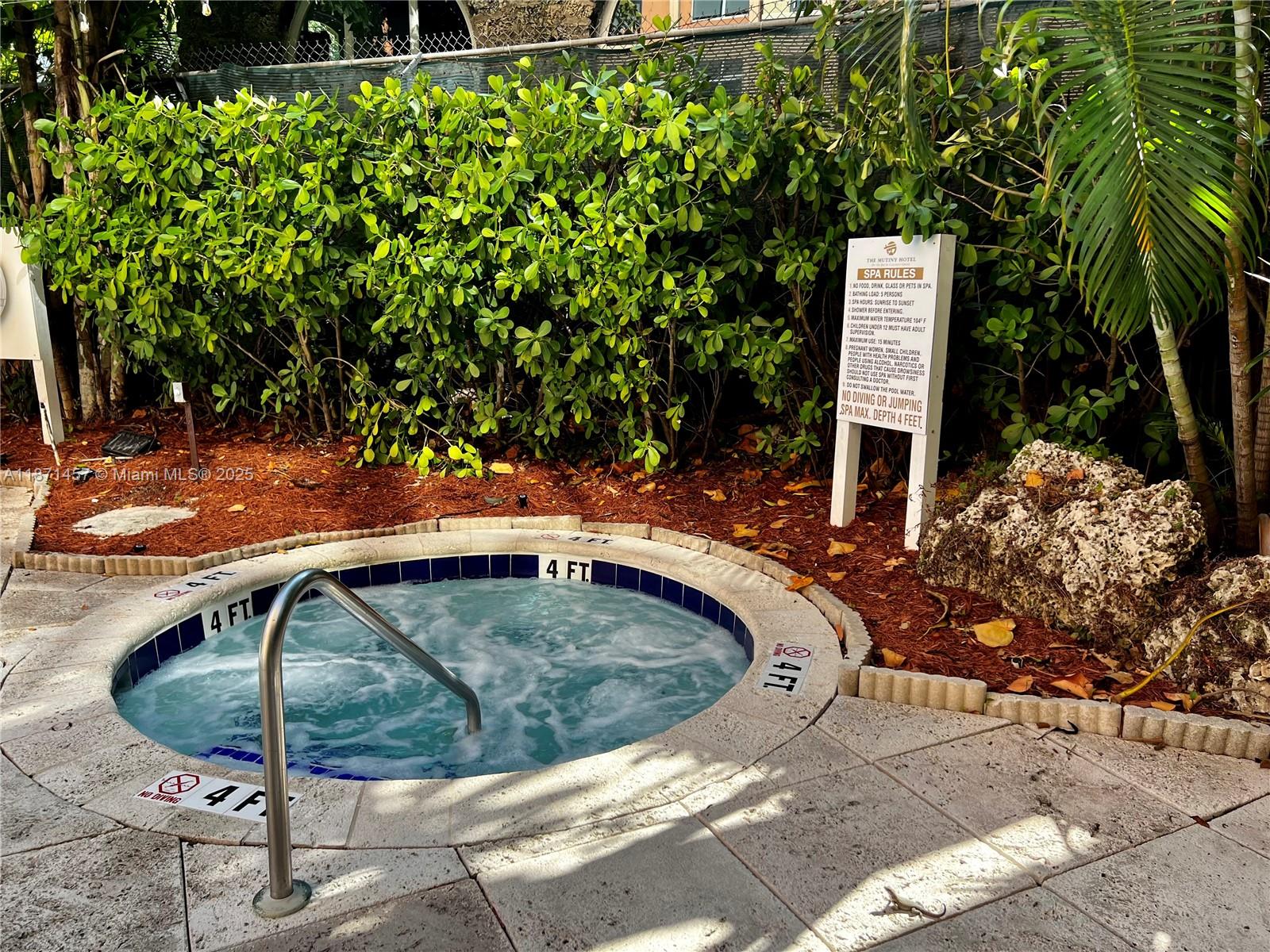 2951 S Bayshore Dr #913, Miami FL 33133