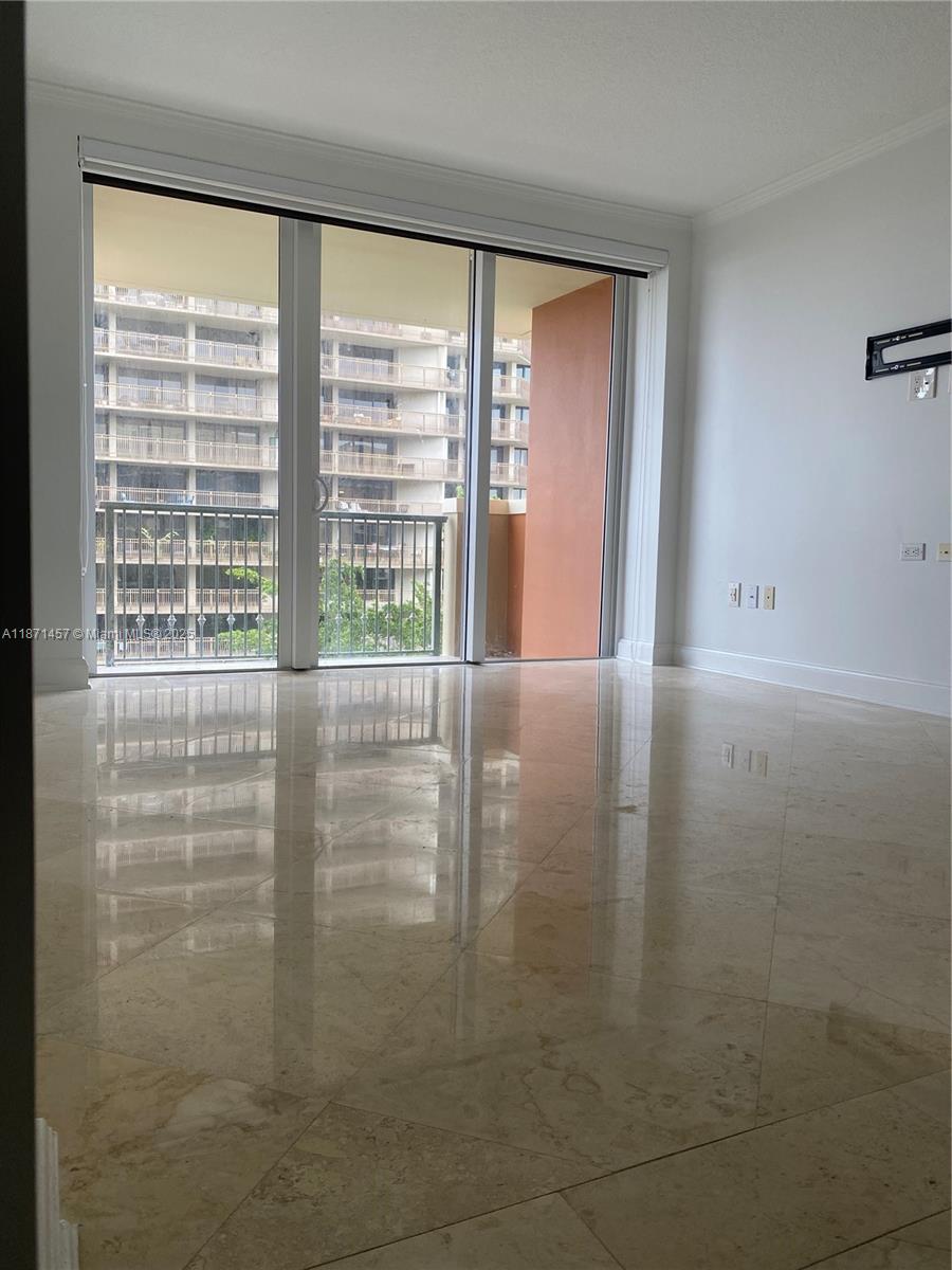 2951 S Bayshore Dr #913, Miami FL 33133