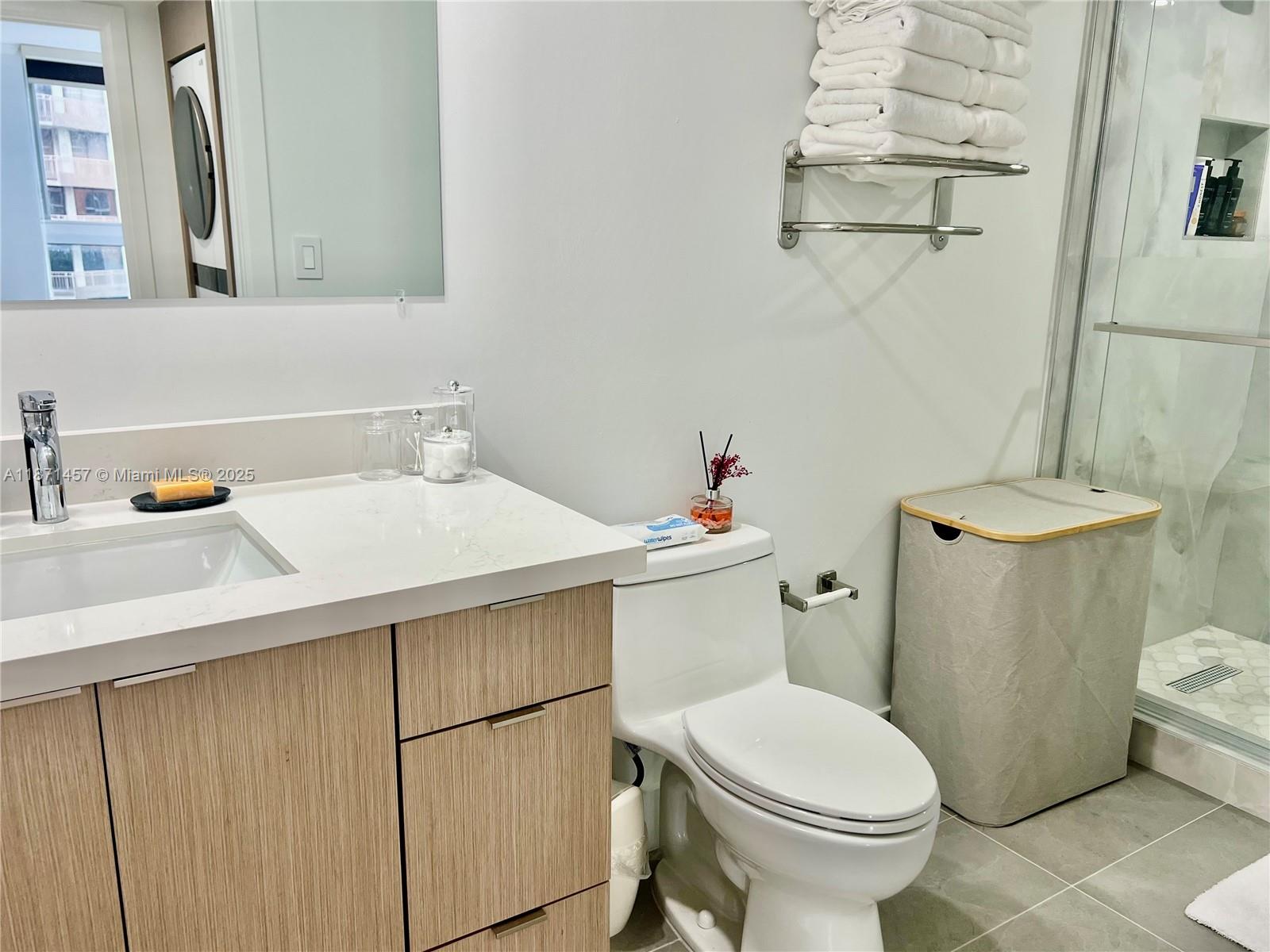 2951 S Bayshore Dr #913, Miami FL 33133
