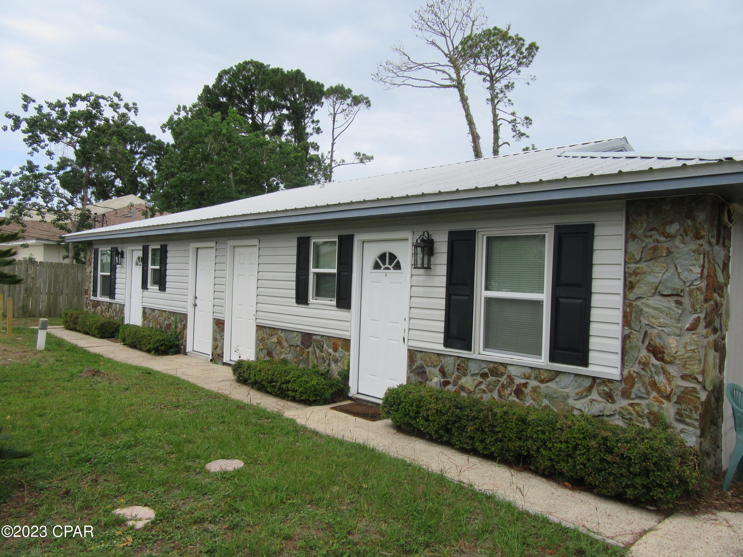Image 2 For 2524 Beech Street A