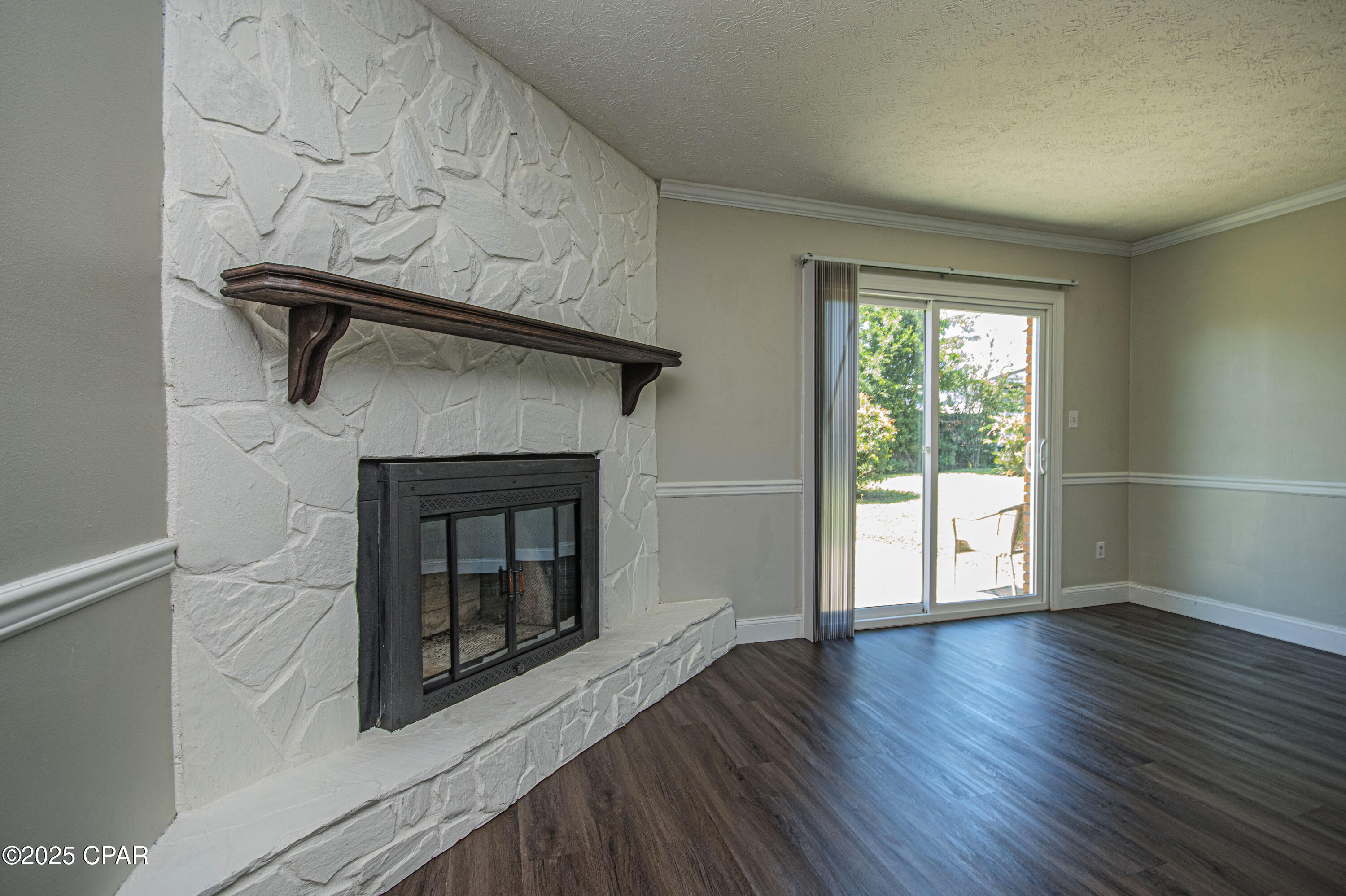Image 4 For 1118 Comet Avenue