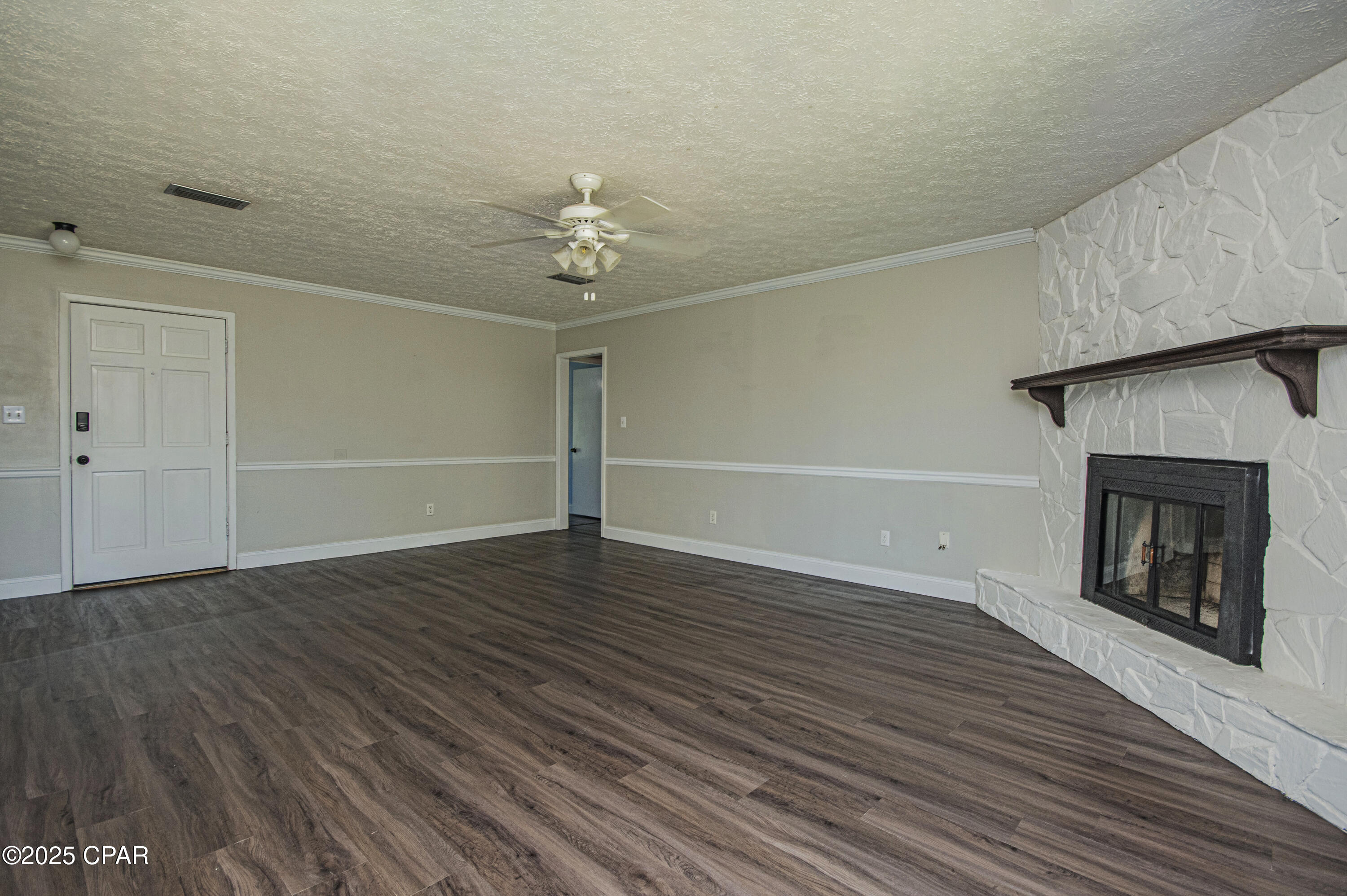 Image 6 For 1118 Comet Avenue