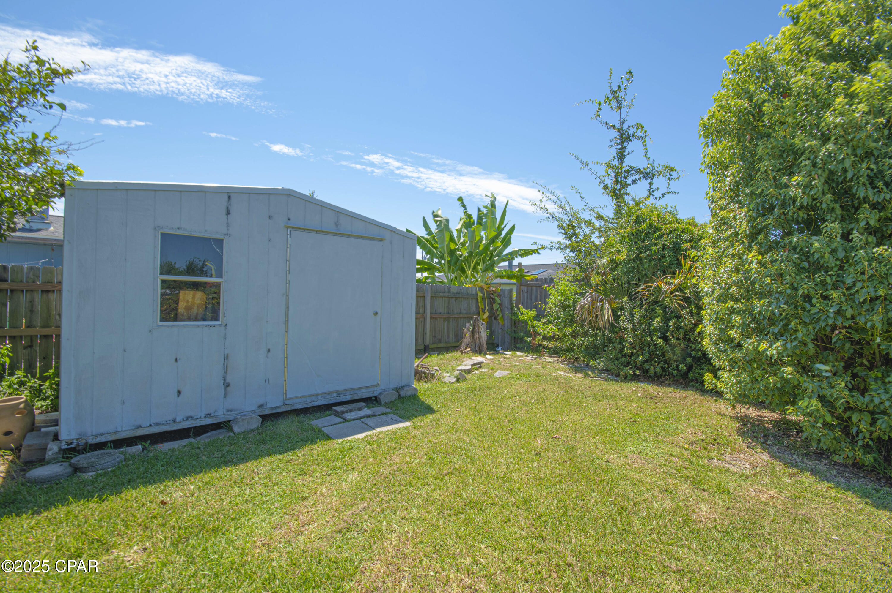 Image 60 For 1118 Comet Avenue