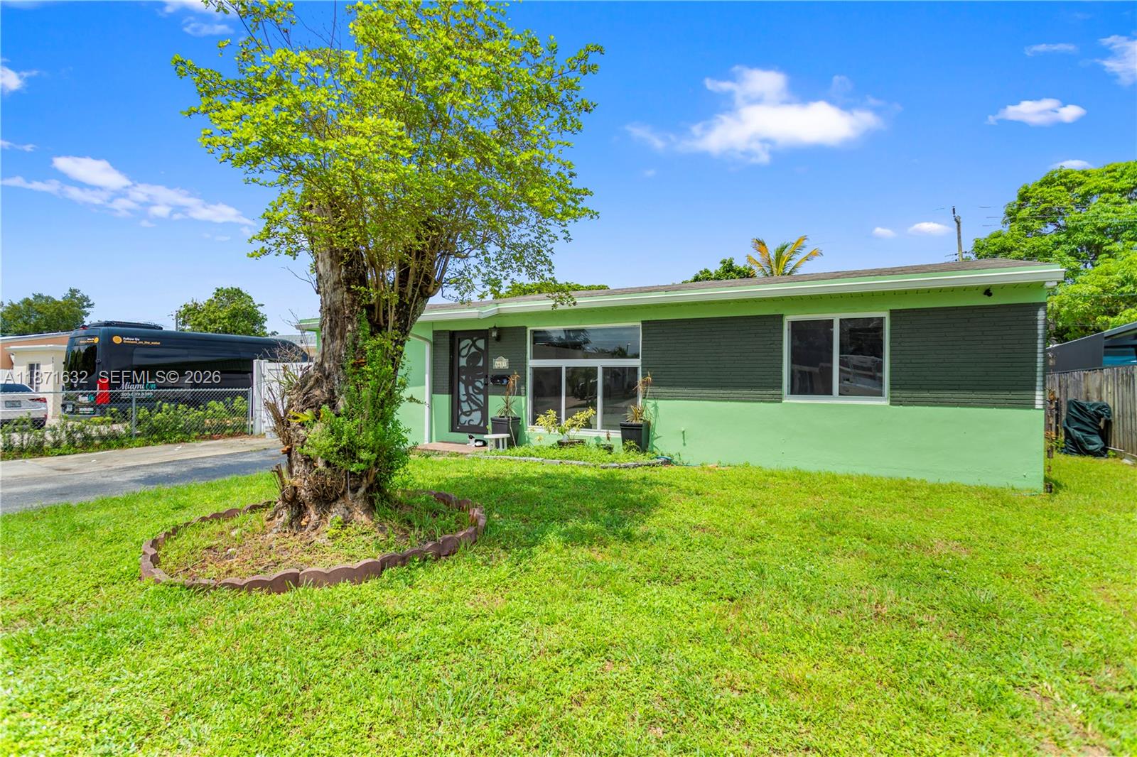 6611 Park St, Hollywood, Florida 33024