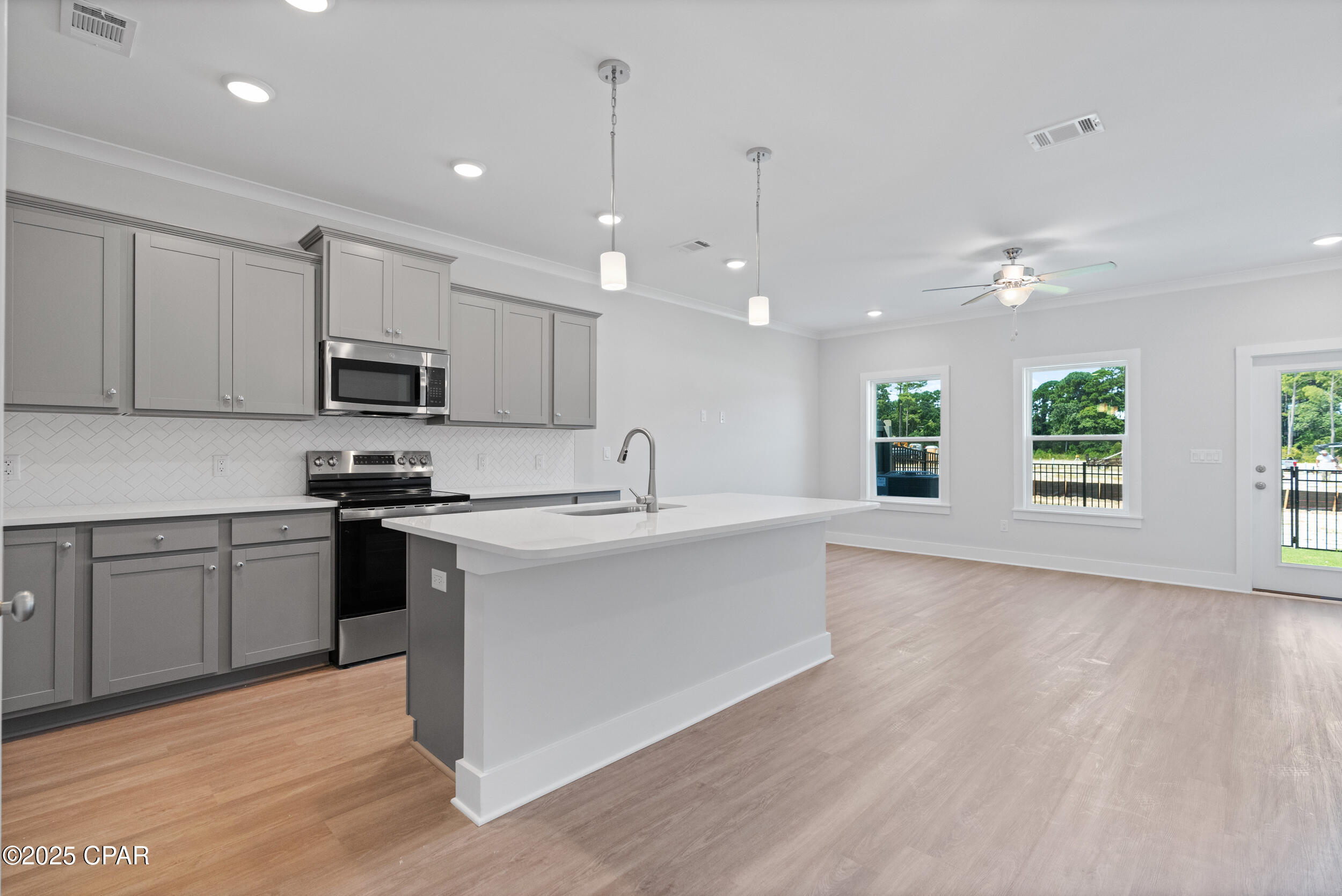 Image 3 For 305 Lapis Lane 91