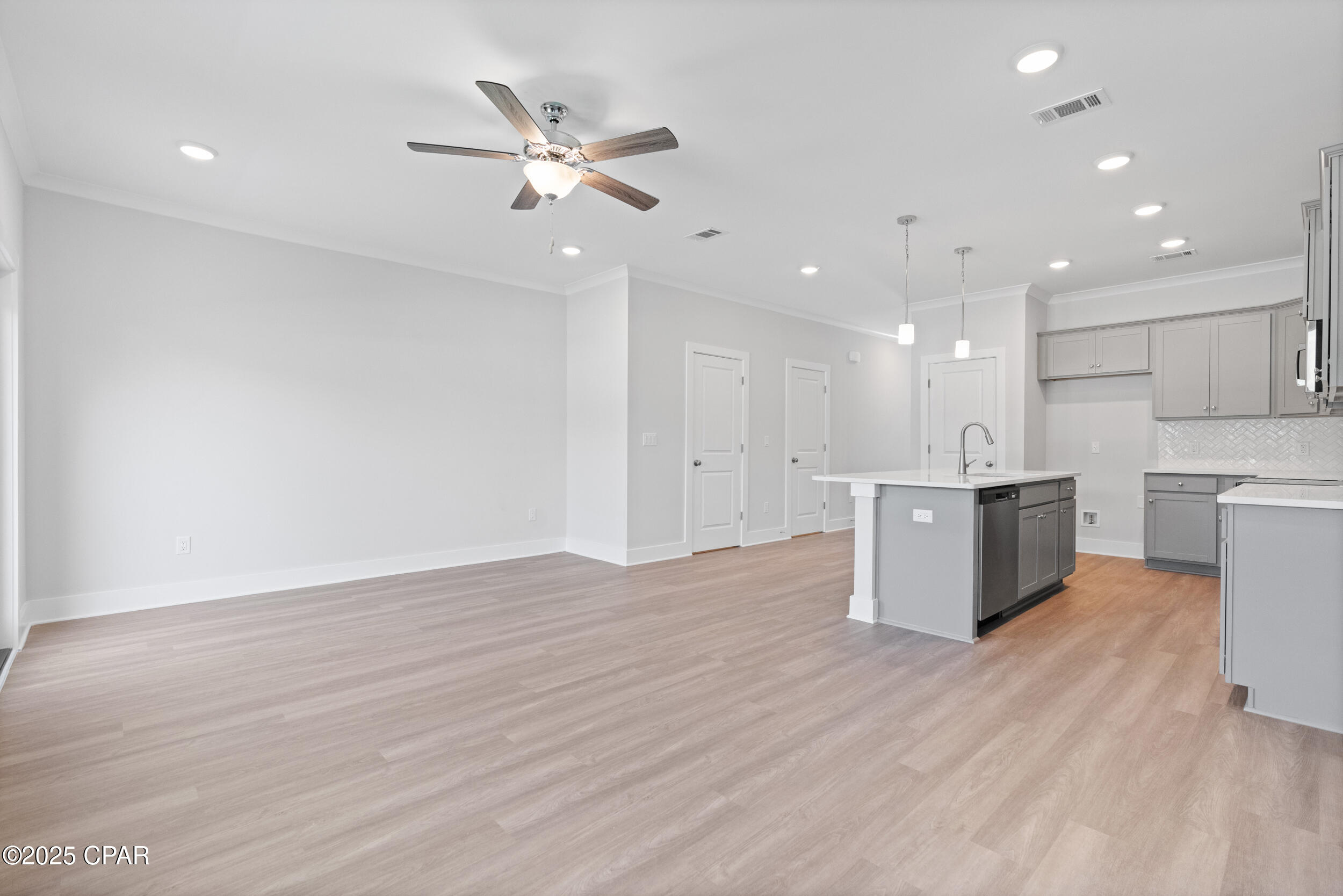 Image 6 For 305 Lapis Lane 91