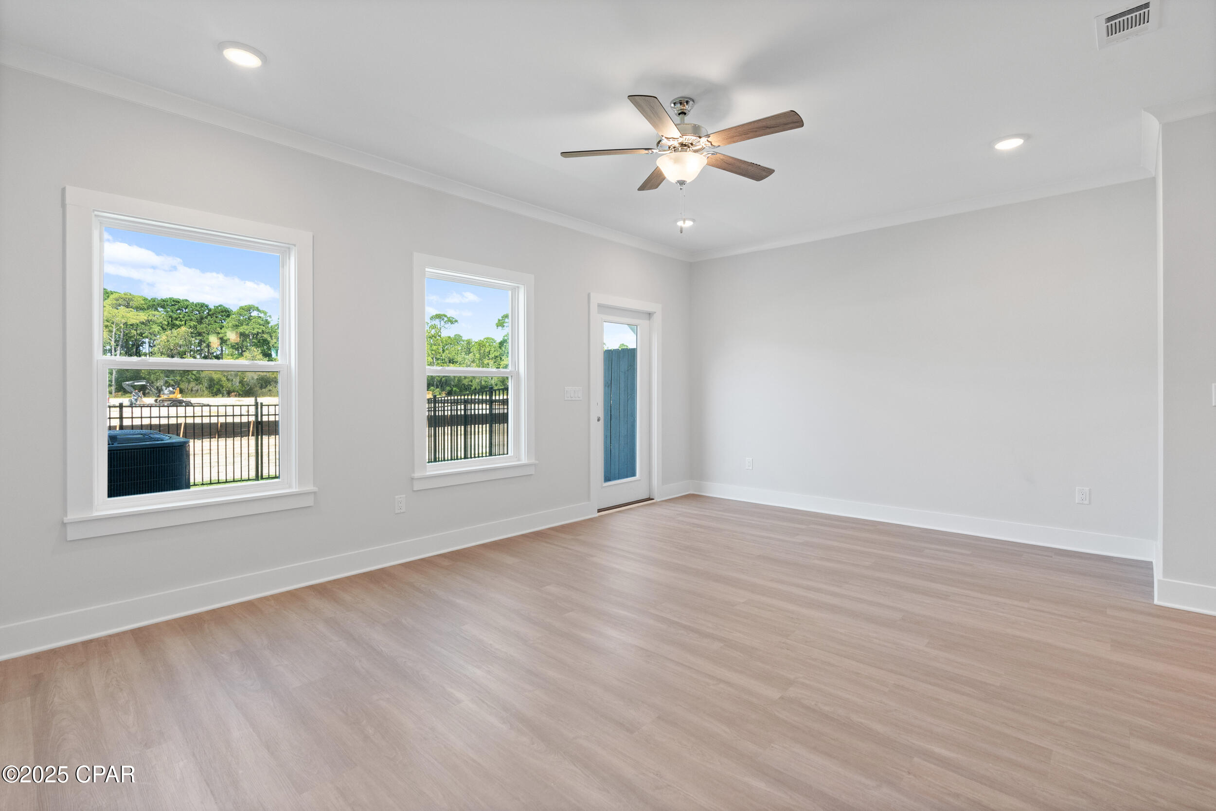 Image 7 For 305 Lapis Lane 91