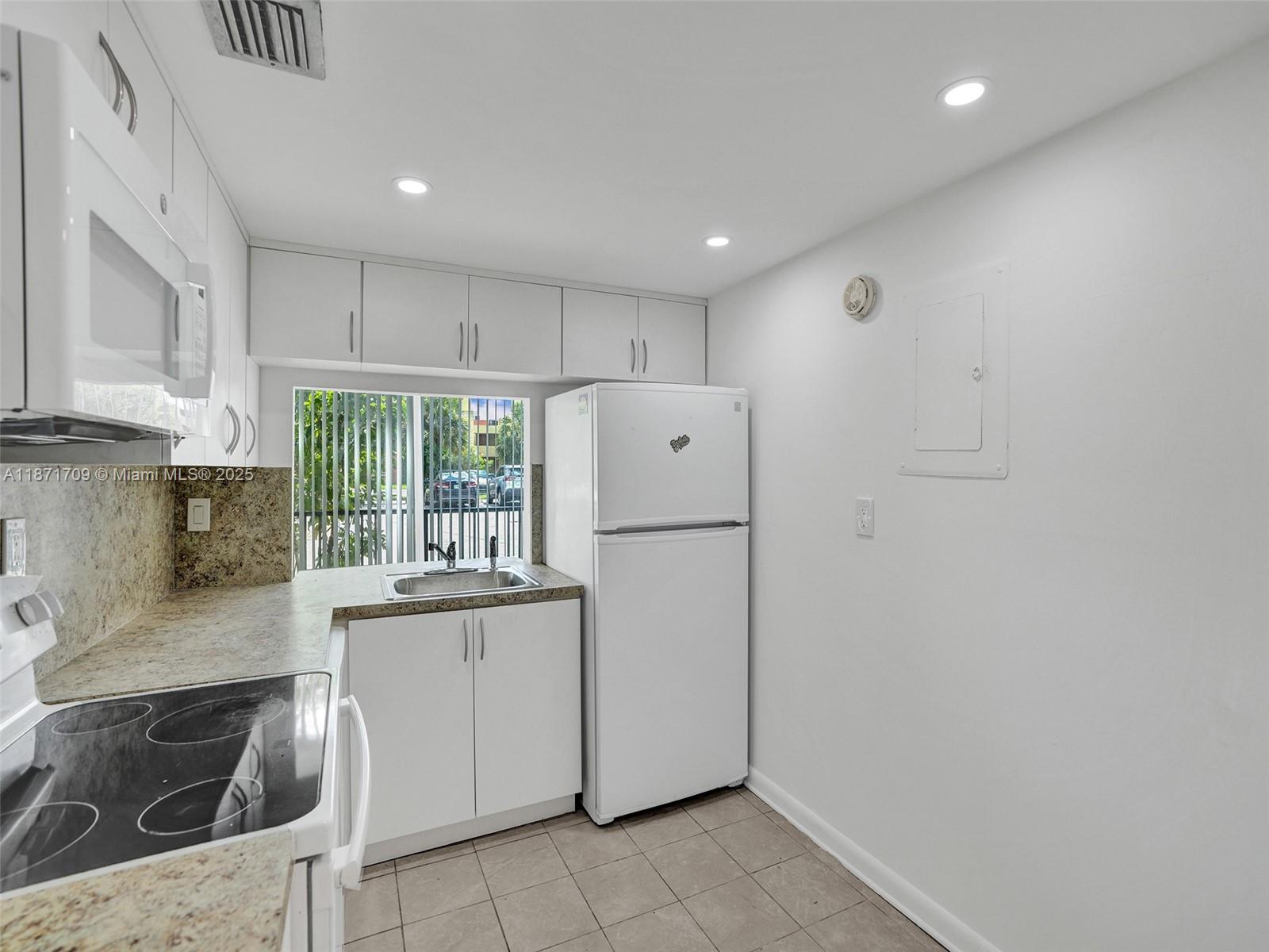 Property photo # 9